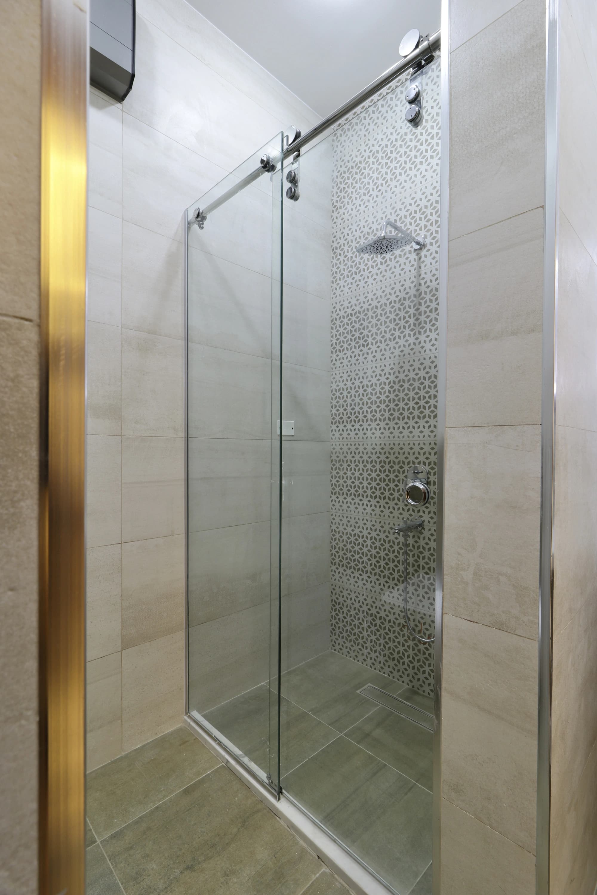 فيلا في سوق الجمعة  12