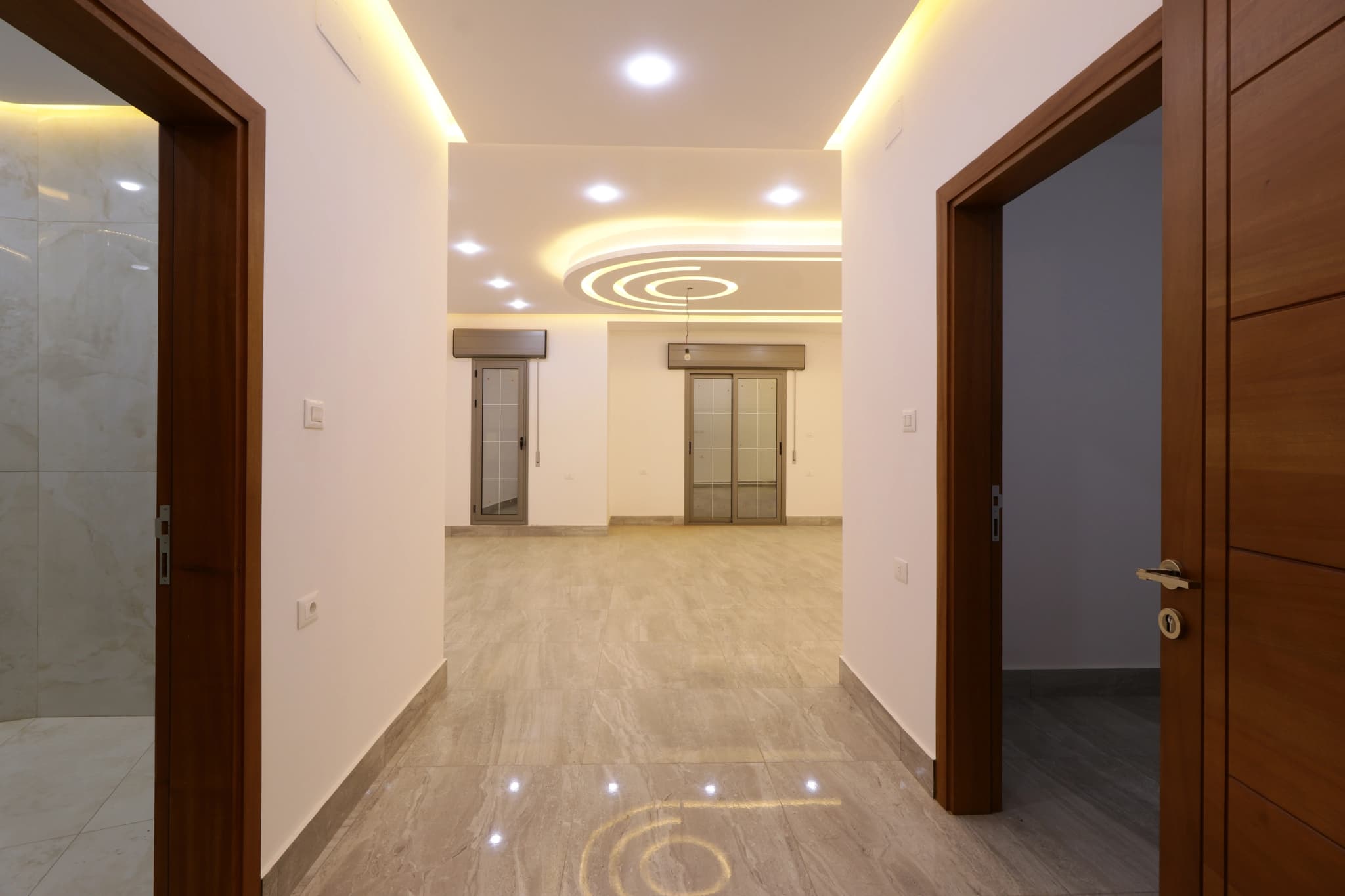 فيلا في سوق الجمعة  14