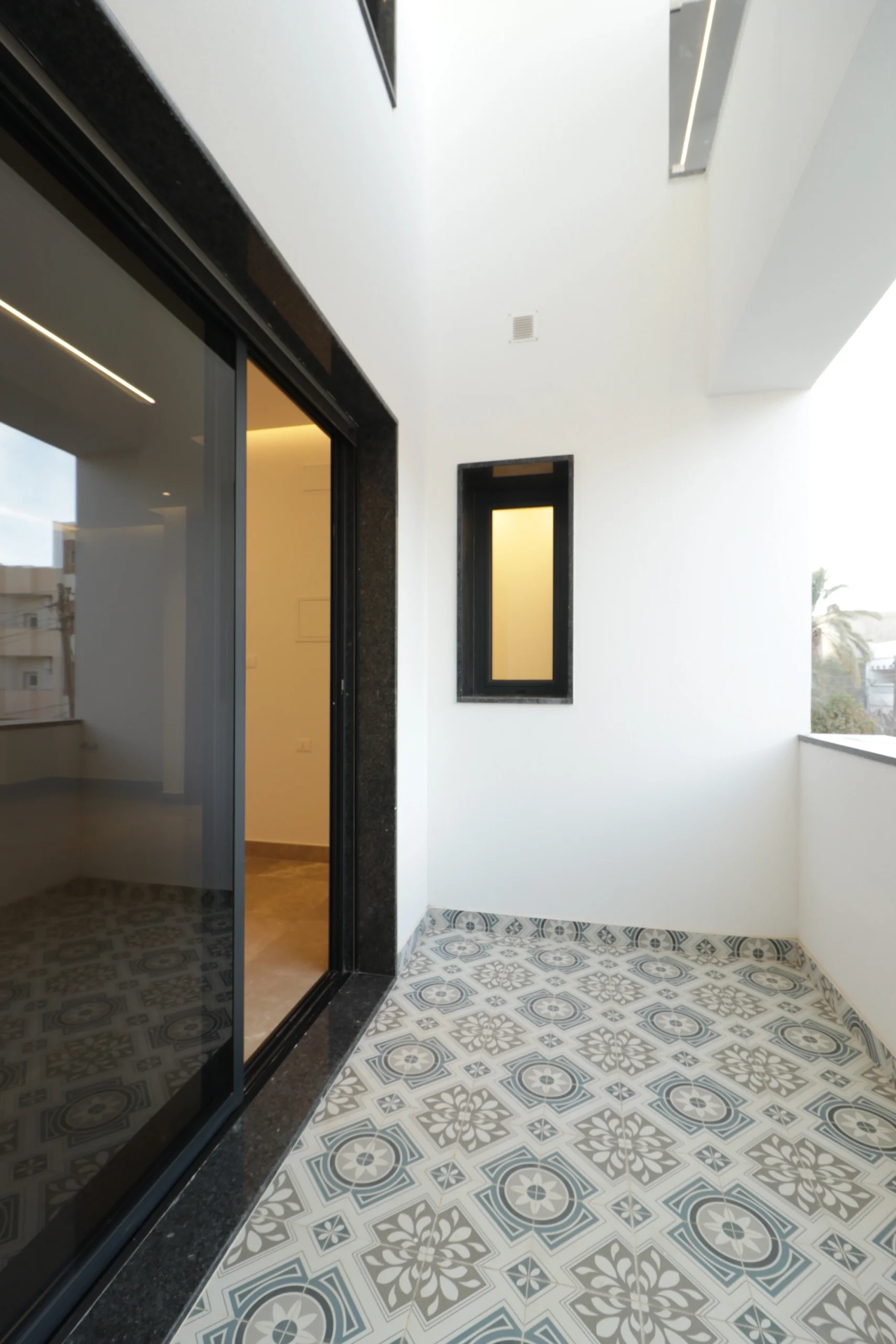 فيلا حذيثه في سوق الجمعة 12