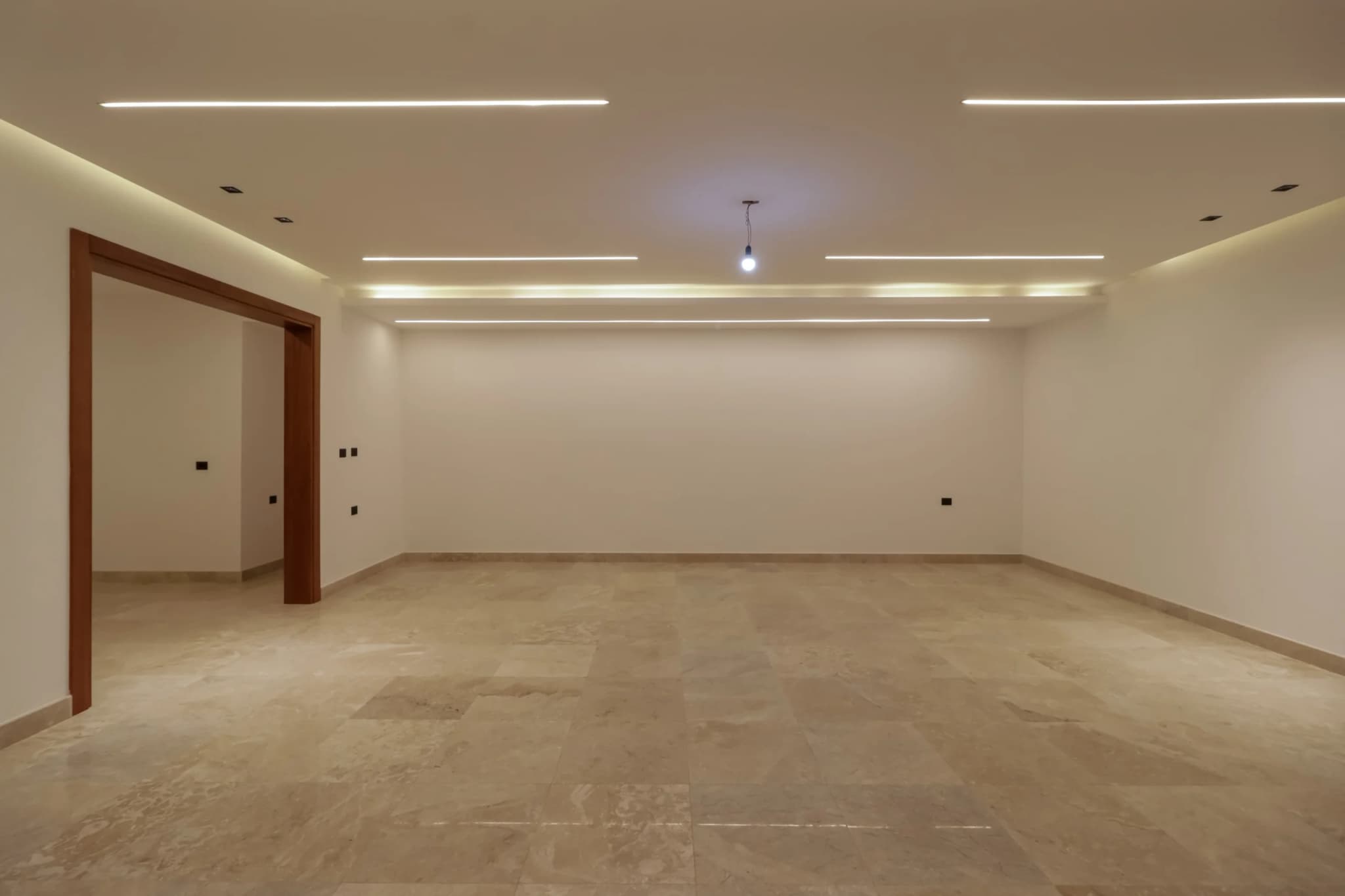 فيلا حذيثه في سوق الجمعة 21