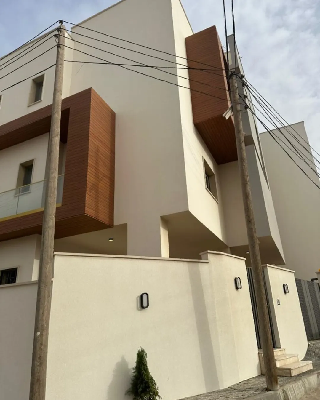 fyla-tksym-dakhly-shktyn-omlhk-R0YqAk