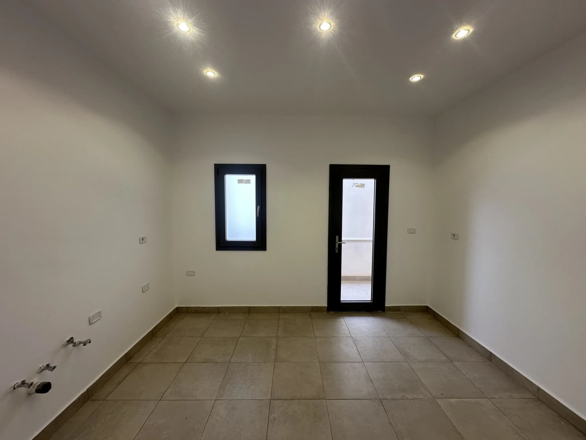 	فيلا تقسيم داخلي شقتين وملحق 34