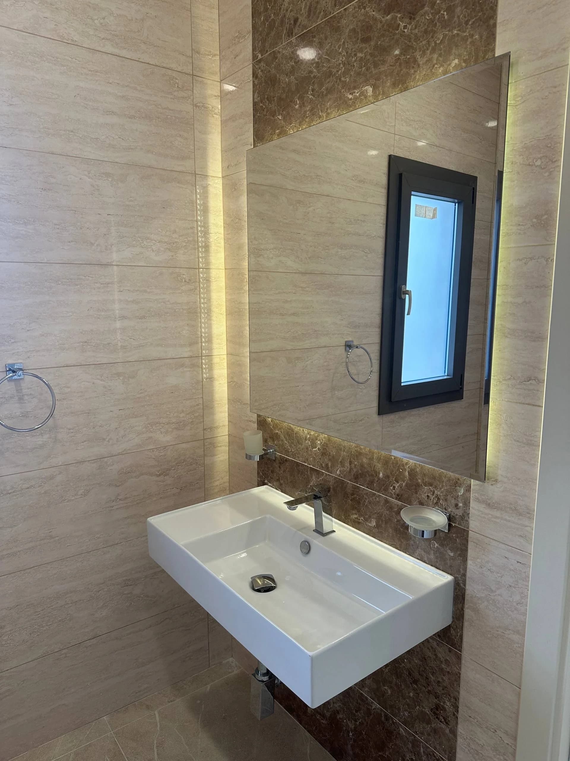 فيلا تقسيم داخلي شقتين وملحق 1