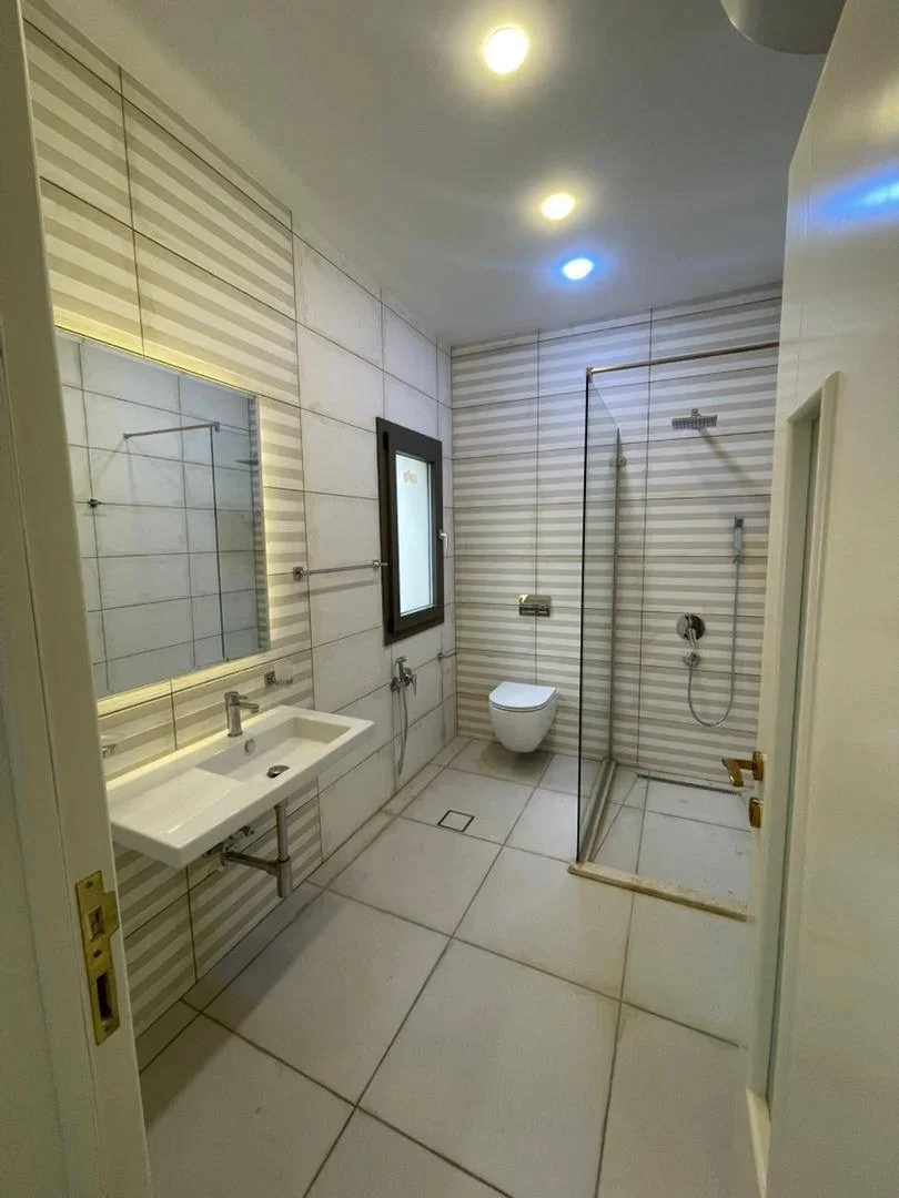 فيلا تقسيم داخلي شقتين وملحق 6