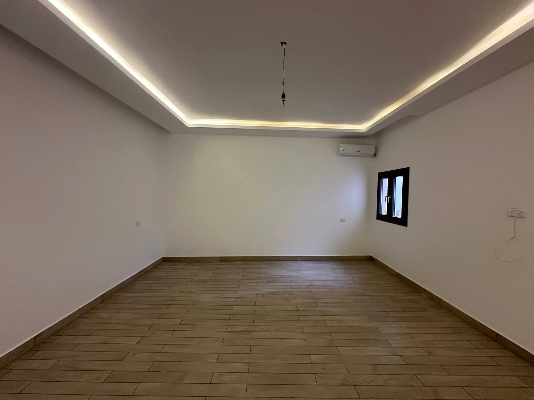 فيلا تقسيم داخلي شقتين وملحق 11