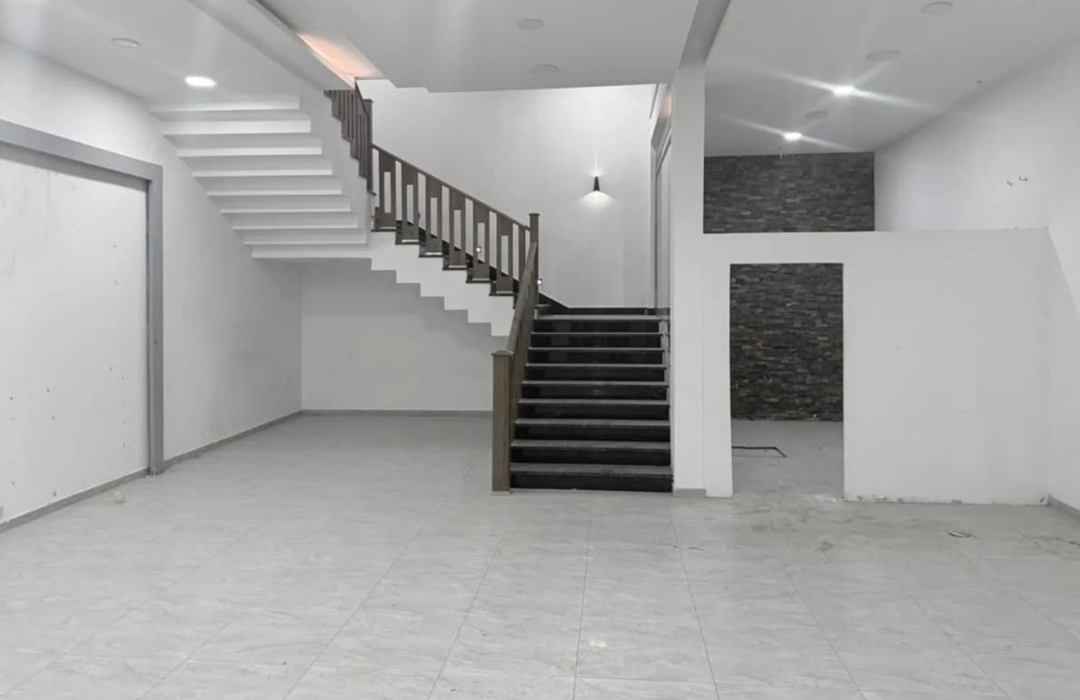 فرصة إمتلاك عقار تجاري  3