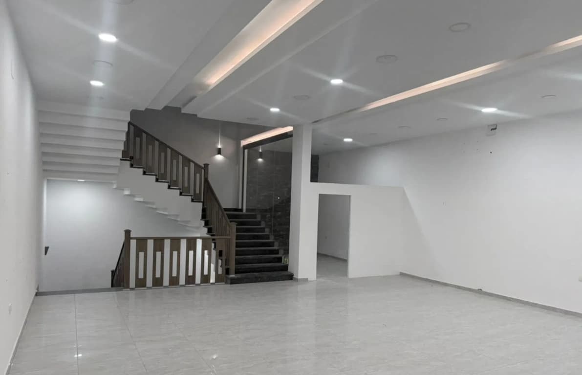 فرصة إمتلاك عقار تجاري  5