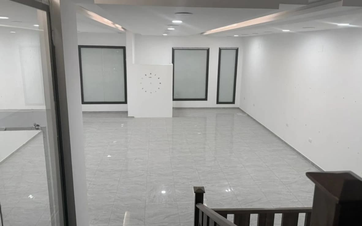 فرصة إمتلاك عقار تجاري  7