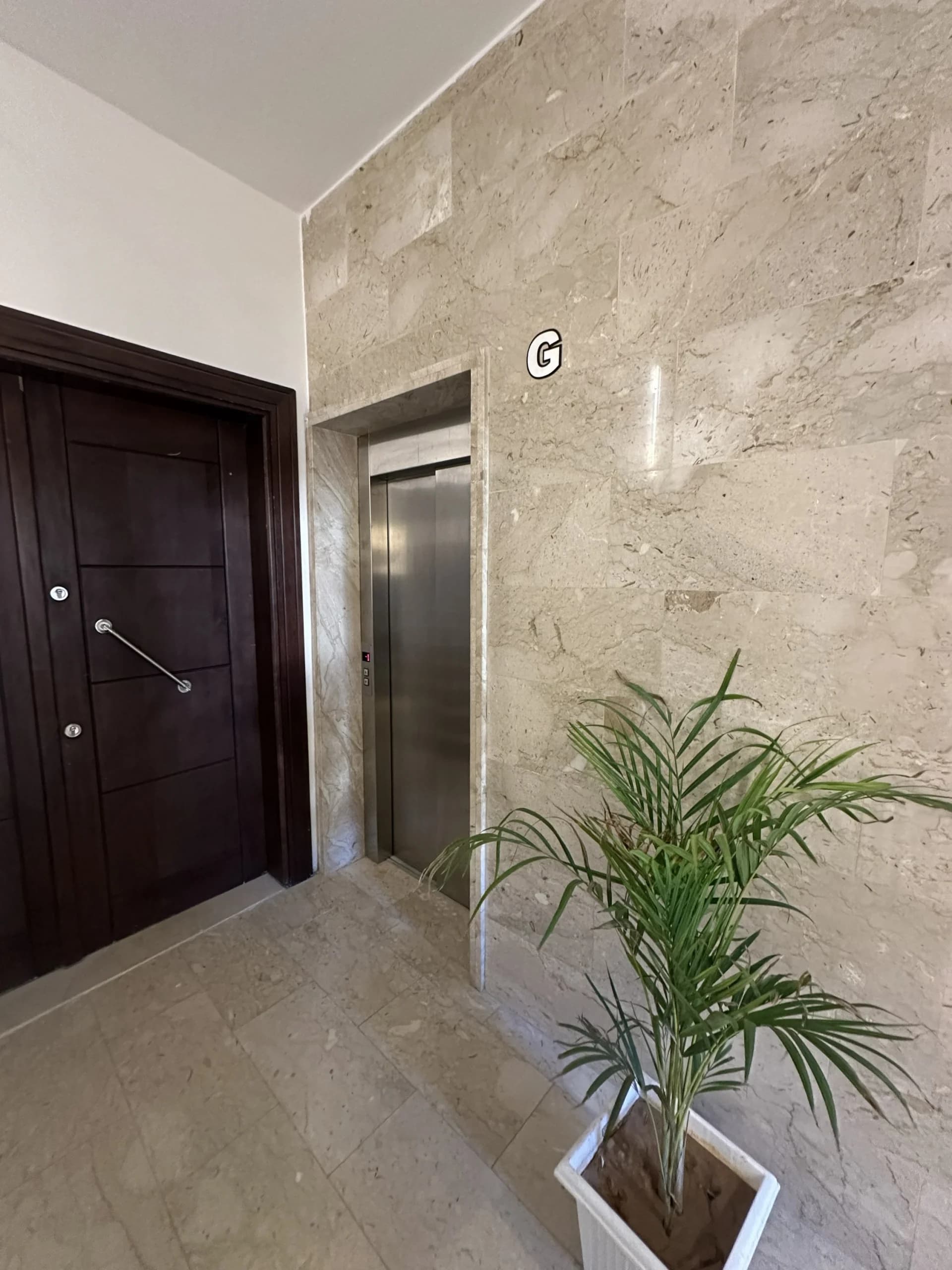 فرصتك لإمتلاك شقة ممتازة  1