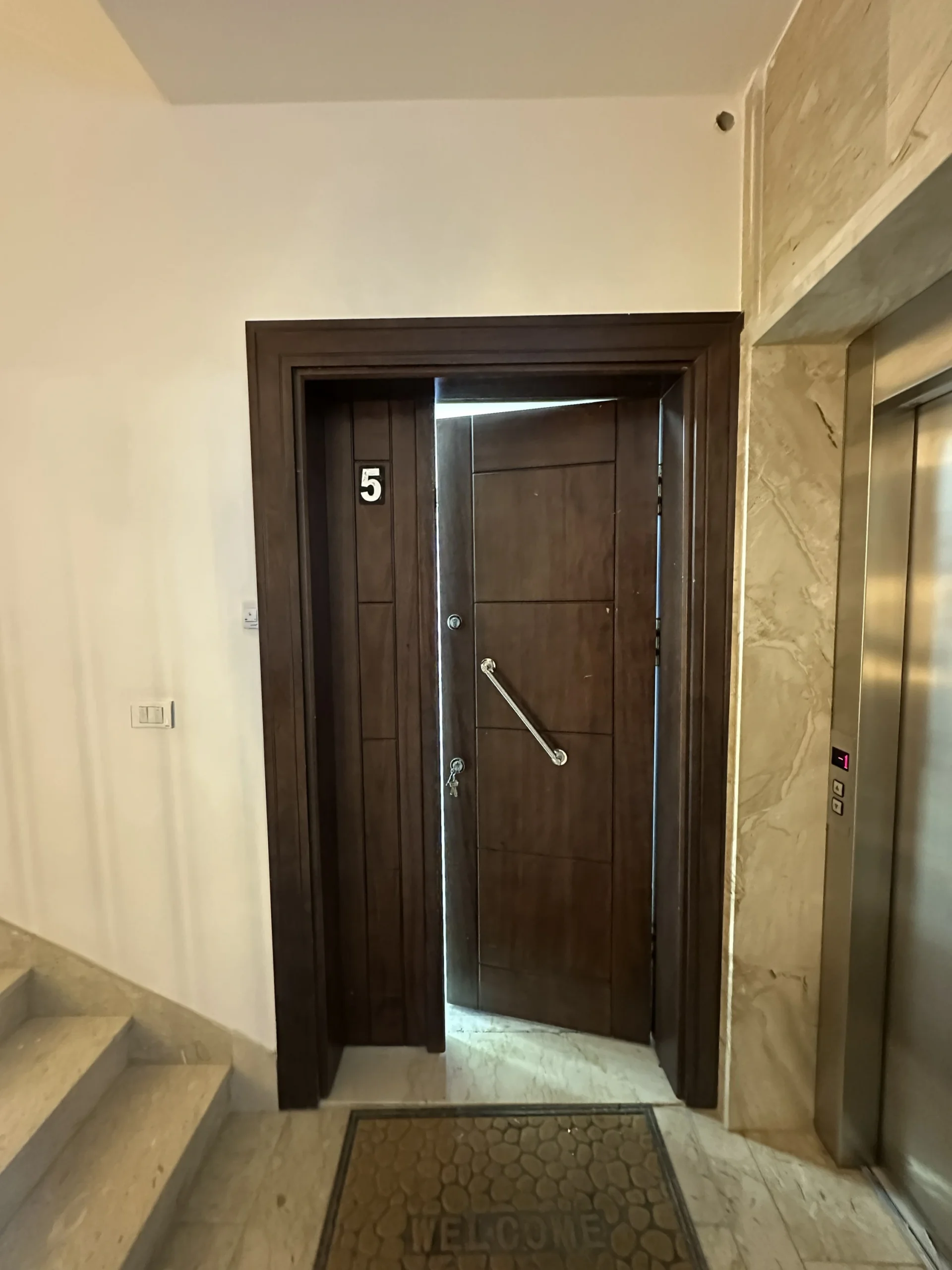 فرصتك لإمتلاك شقة ممتازة  2