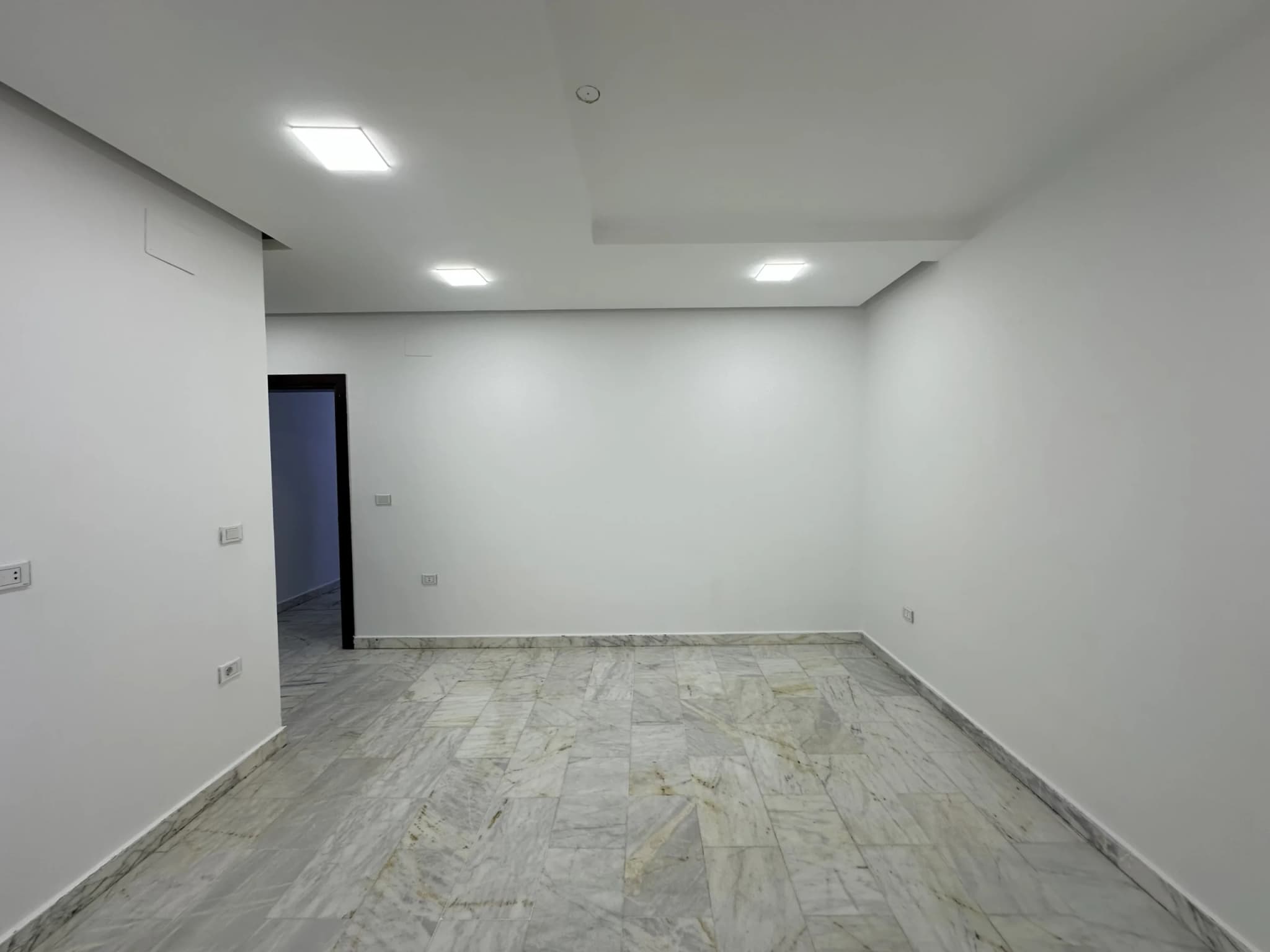 فرصتك لإمتلاك شقة ممتازة  24