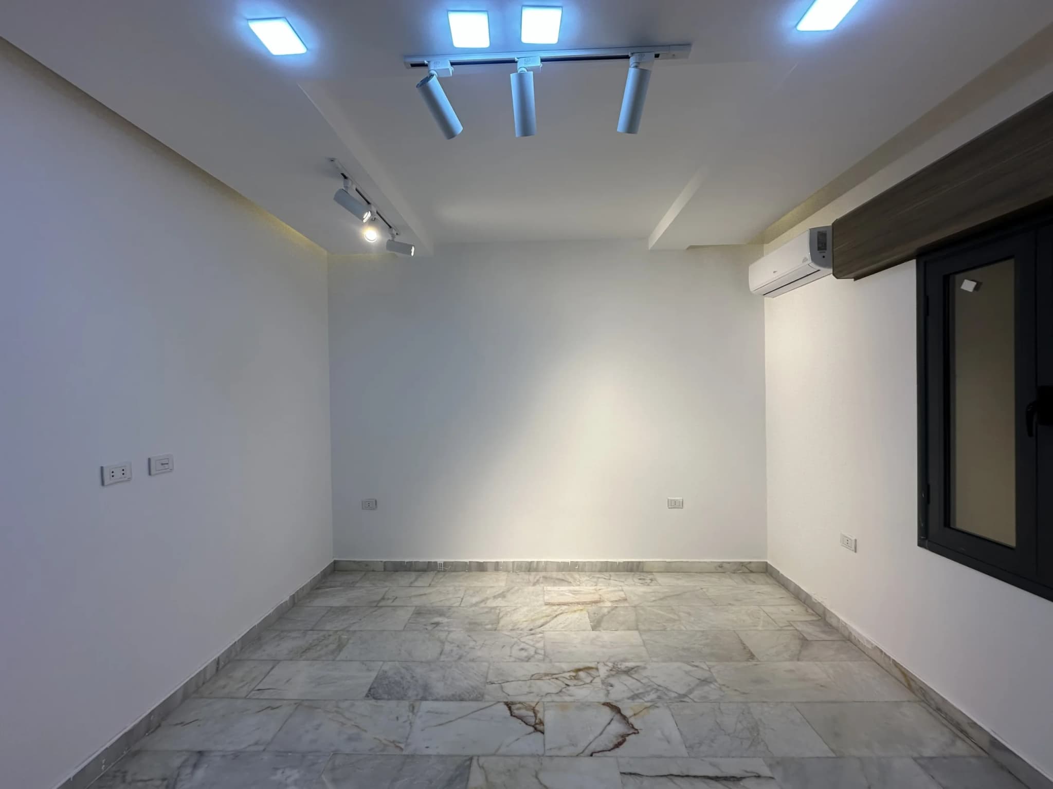 فرصة لإمتلاك شقة بتفاصيل ممتازة  12