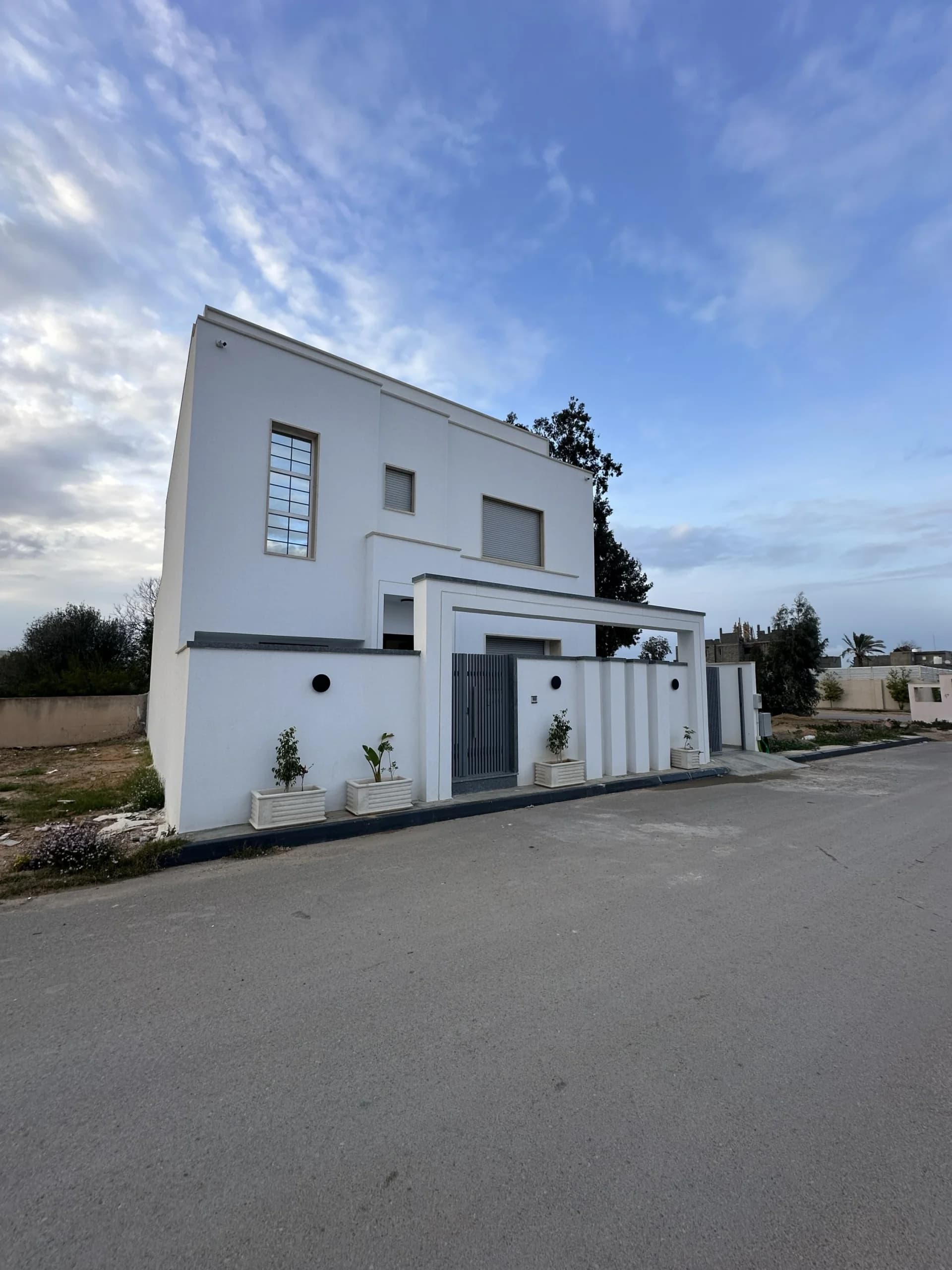 💎 فرصة عقارية فاخرة للبيع: رفاهية المساحة والخصوصية التامة 💎 2