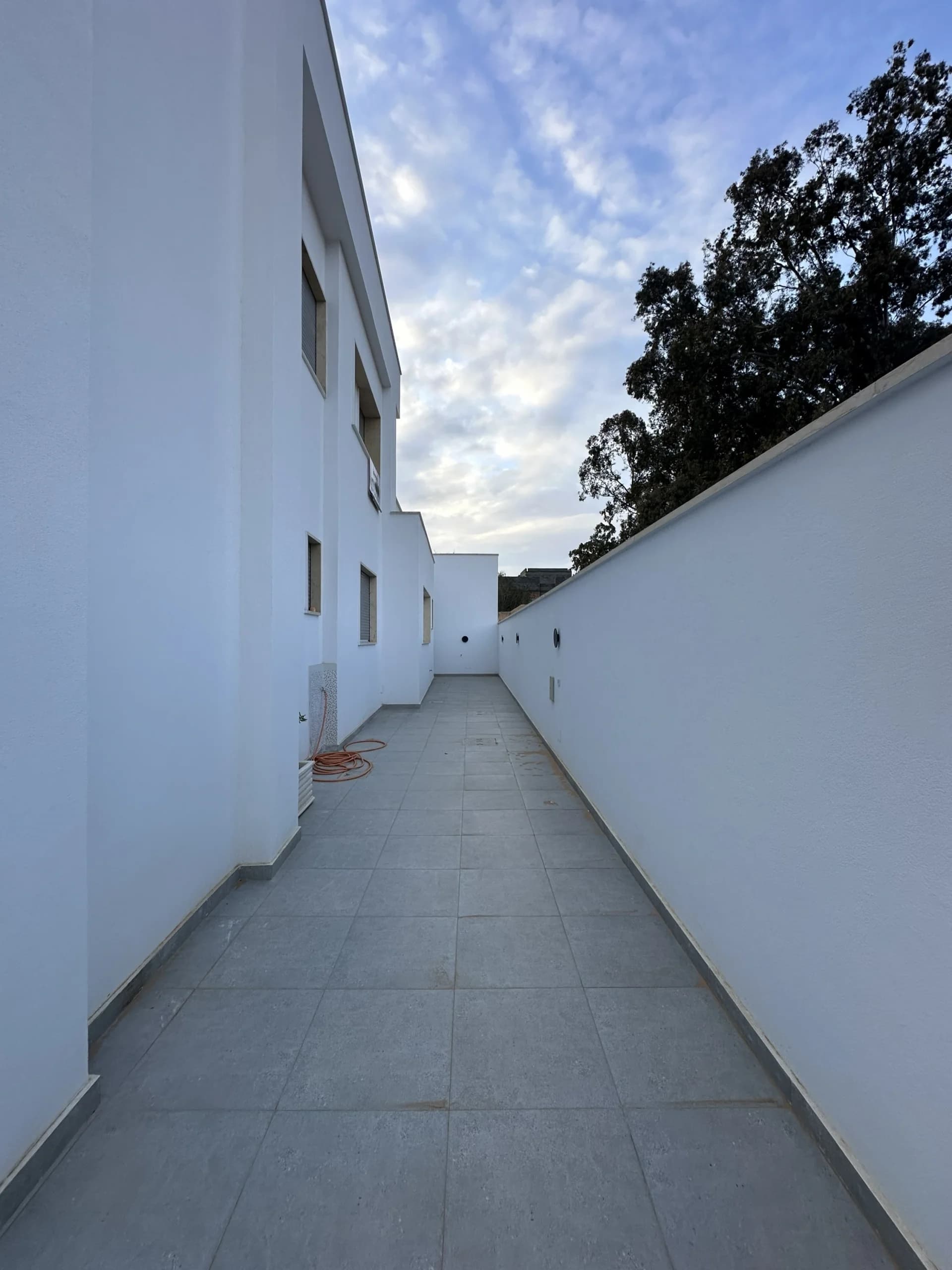 💎 فرصة عقارية فاخرة للبيع: رفاهية المساحة والخصوصية التامة 💎 3