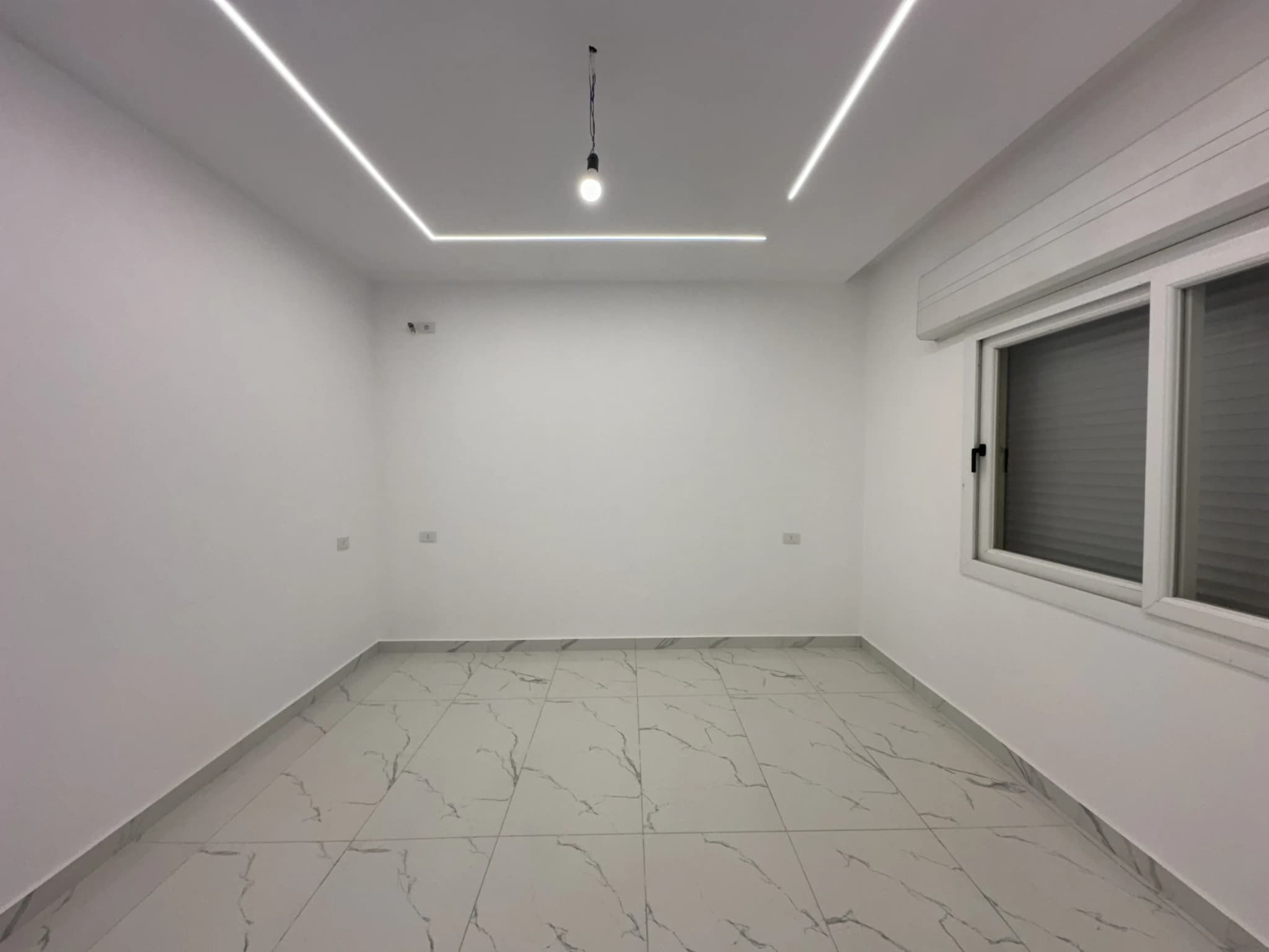 💎 فرصة عقارية فاخرة للبيع: رفاهية المساحة والخصوصية التامة 💎 8