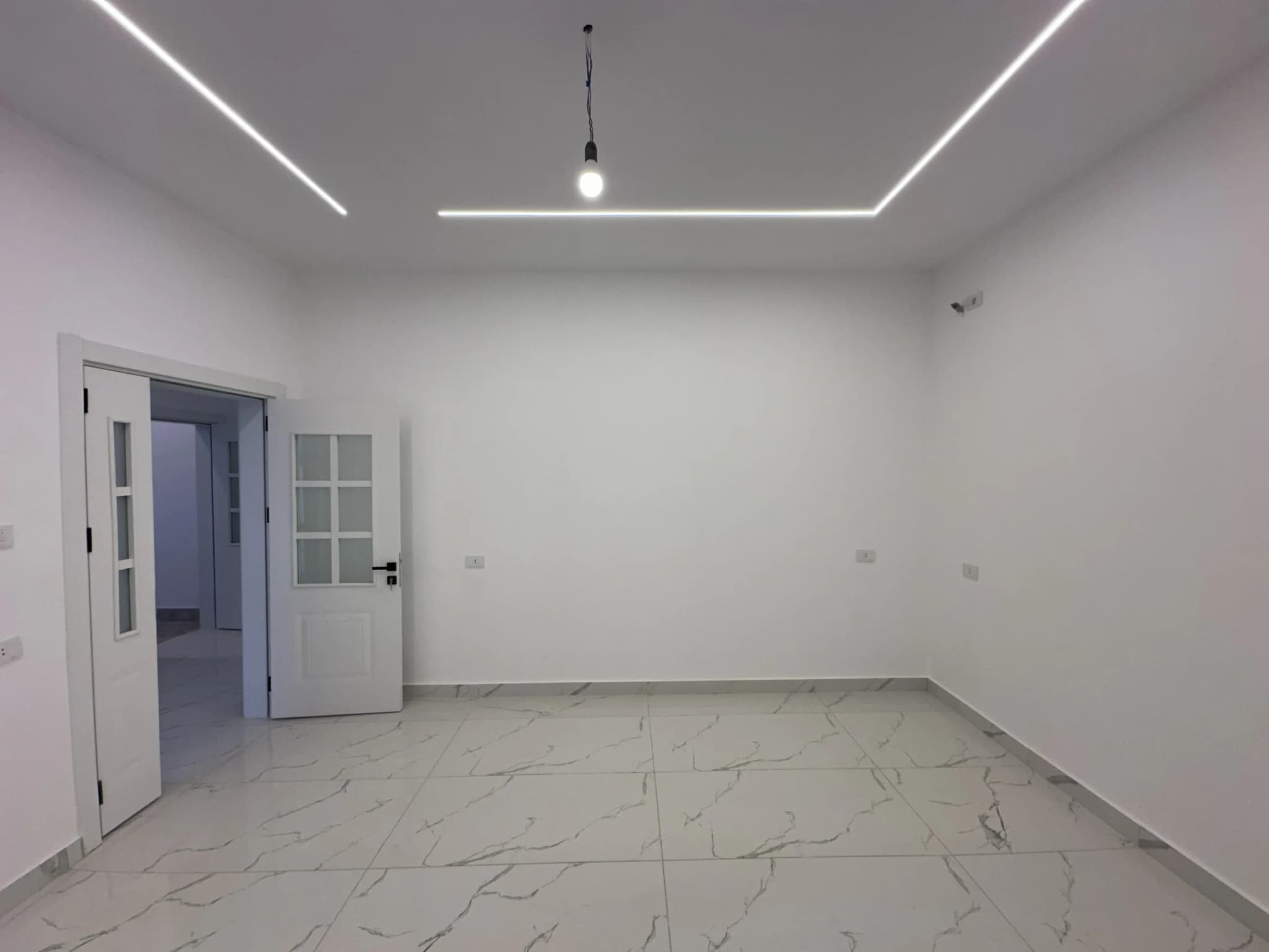 💎 فرصة عقارية فاخرة للبيع: رفاهية المساحة والخصوصية التامة 💎 9