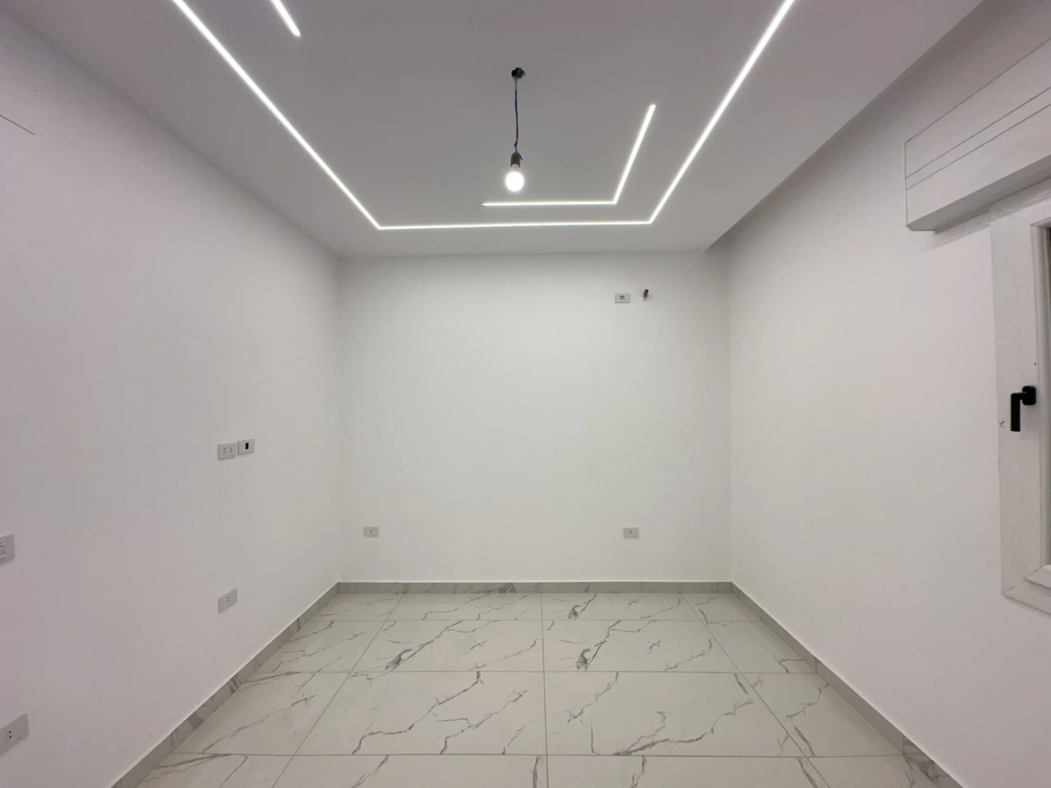 💎 فرصة عقارية فاخرة للبيع: رفاهية المساحة والخصوصية التامة 💎 22