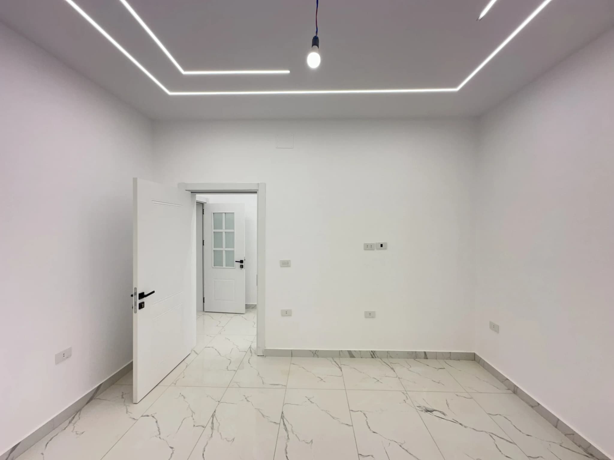 💎 فرصة عقارية فاخرة للبيع: رفاهية المساحة والخصوصية التامة 💎 23