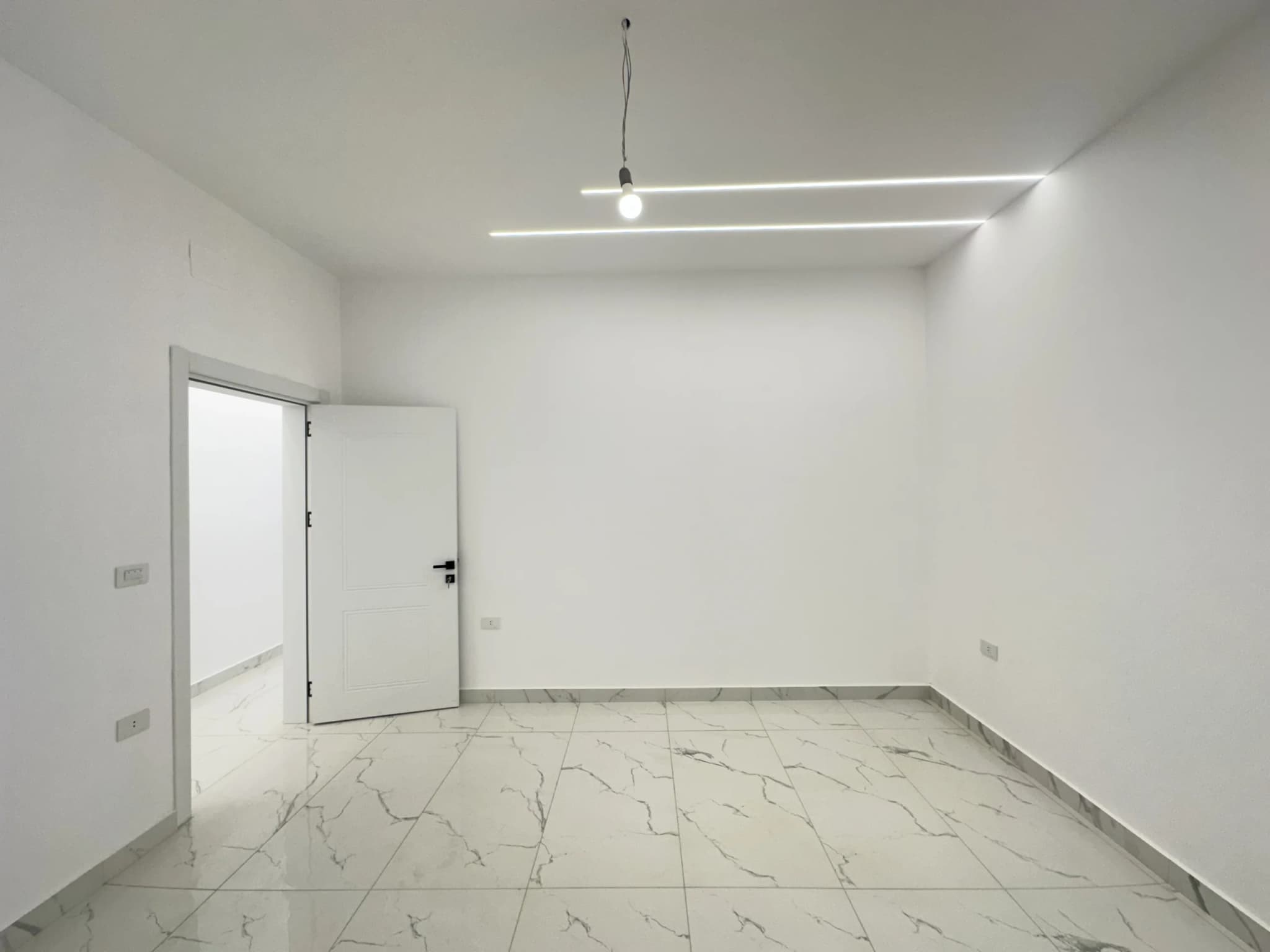 💎 فرصة عقارية فاخرة للبيع: رفاهية المساحة والخصوصية التامة 💎 27