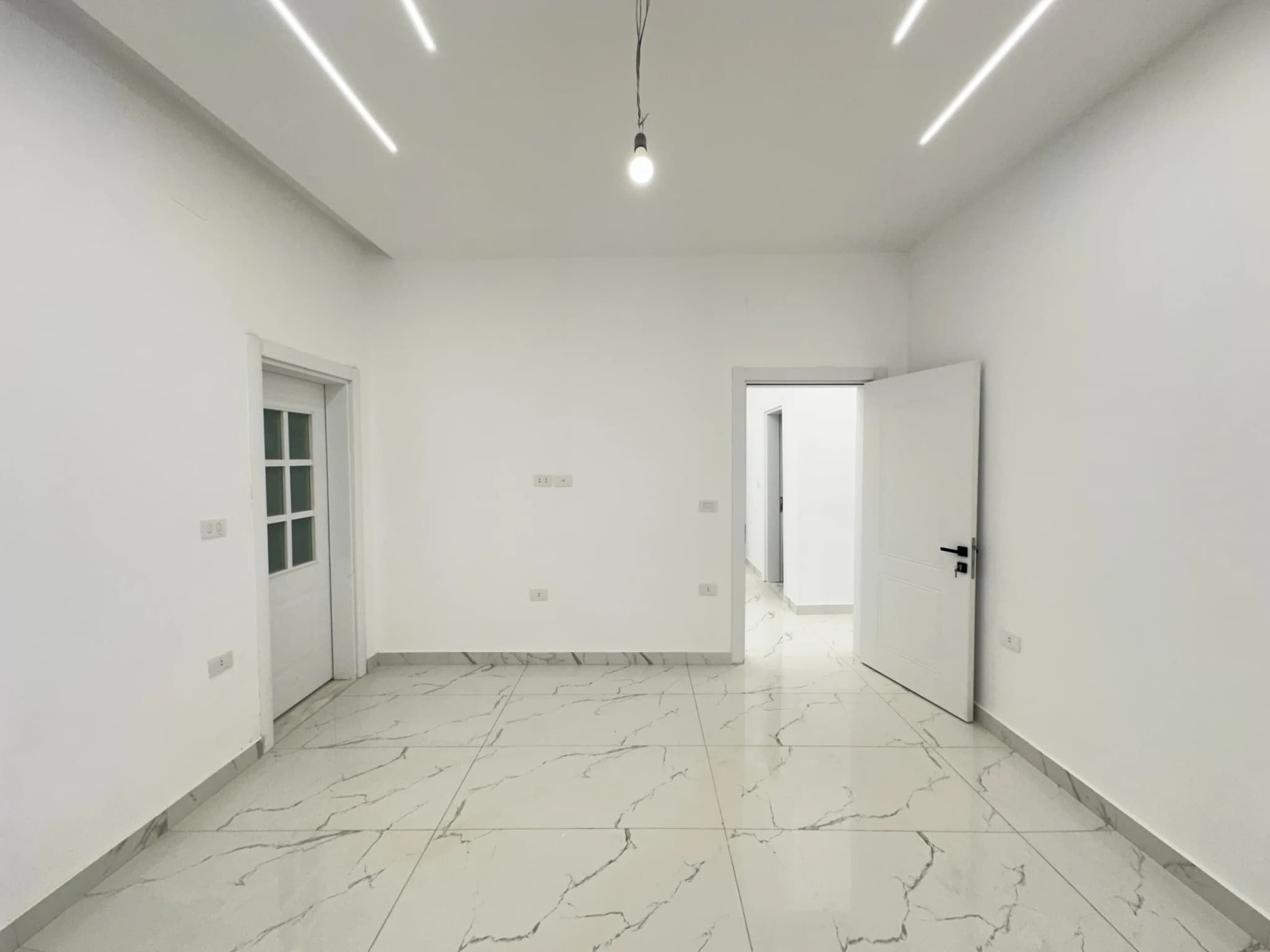 💎 فرصة عقارية فاخرة للبيع: رفاهية المساحة والخصوصية التامة 💎 28