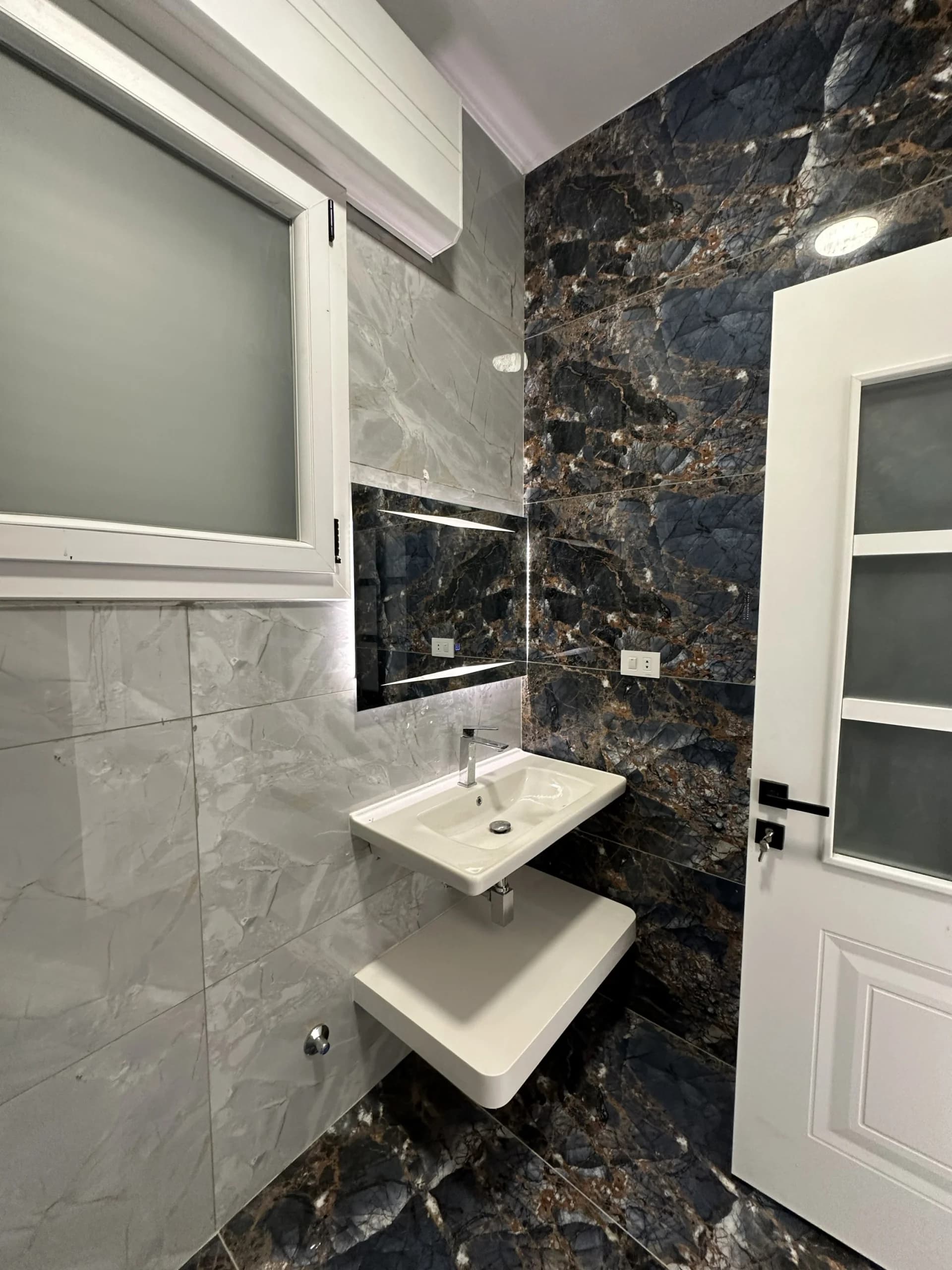 💎 فرصة عقارية فاخرة للبيع: رفاهية المساحة والخصوصية التامة 💎 30