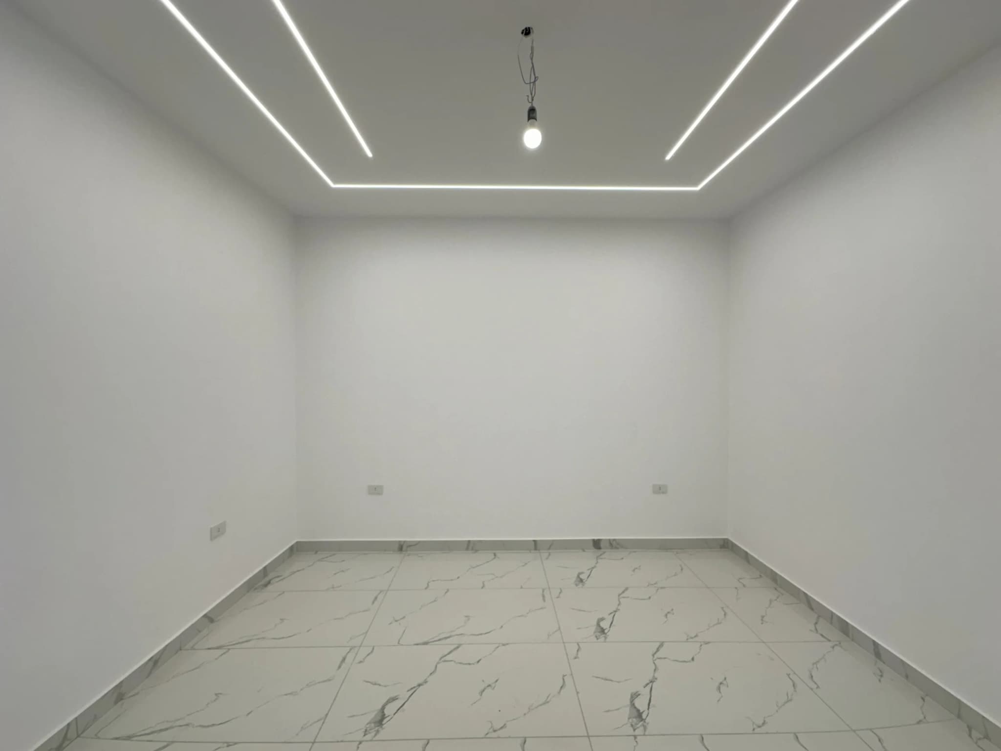 💎 فرصة عقارية فاخرة للبيع: رفاهية المساحة والخصوصية التامة 💎 31