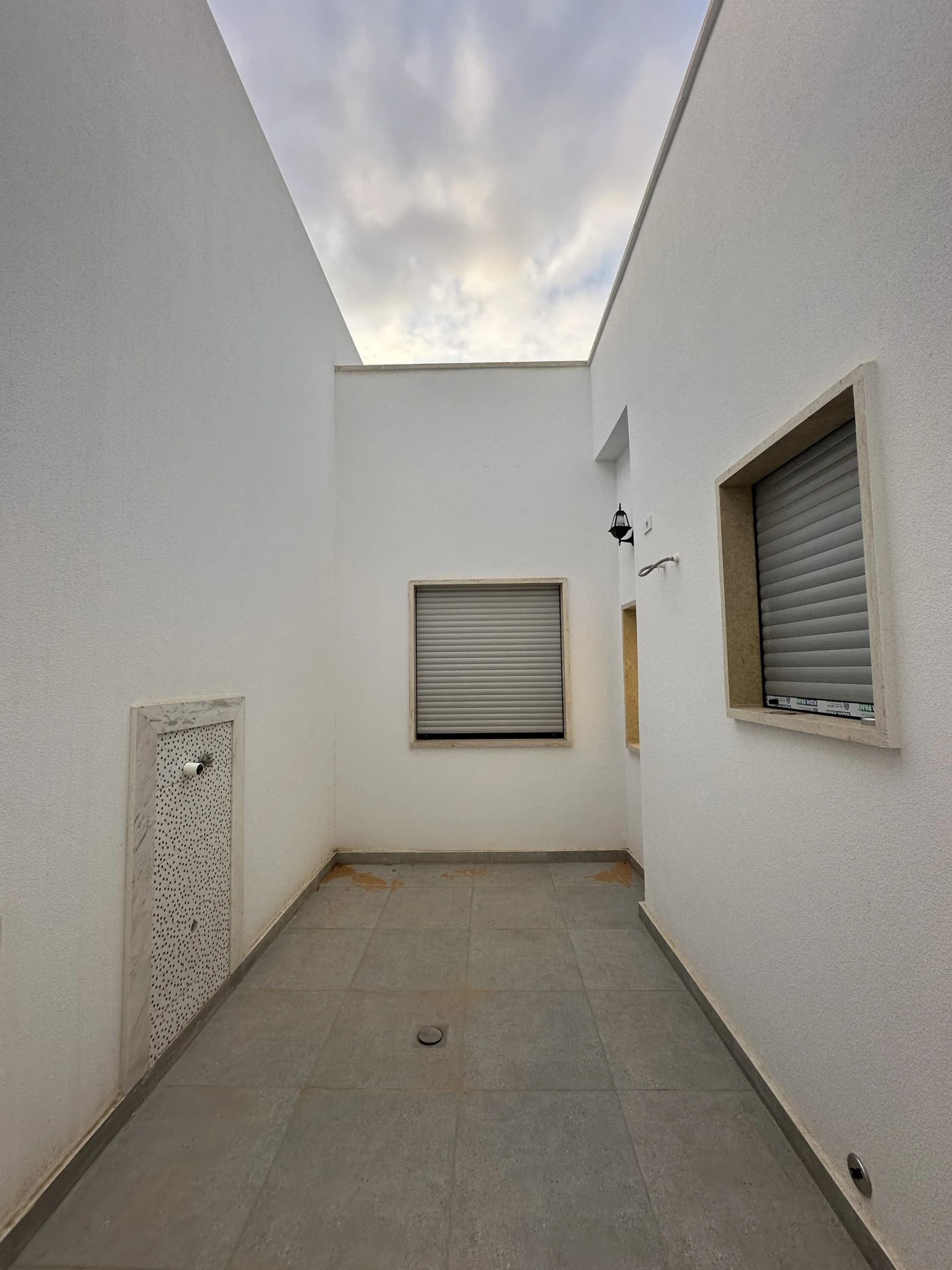 💎 فرصة عقارية فاخرة للبيع: رفاهية المساحة والخصوصية التامة 💎 32