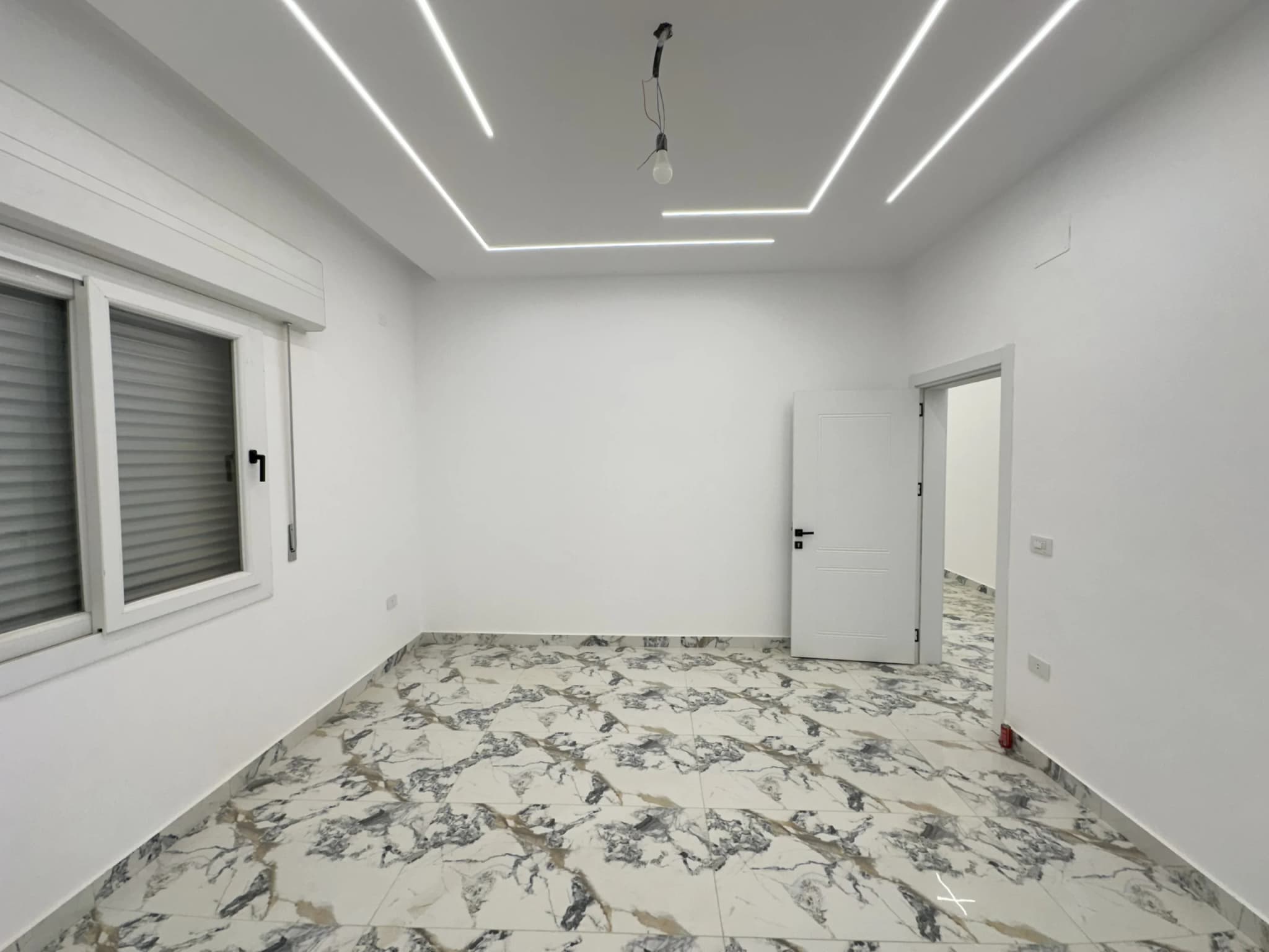 💎 فرصة عقارية فاخرة للبيع: رفاهية المساحة والخصوصية التامة 💎 40