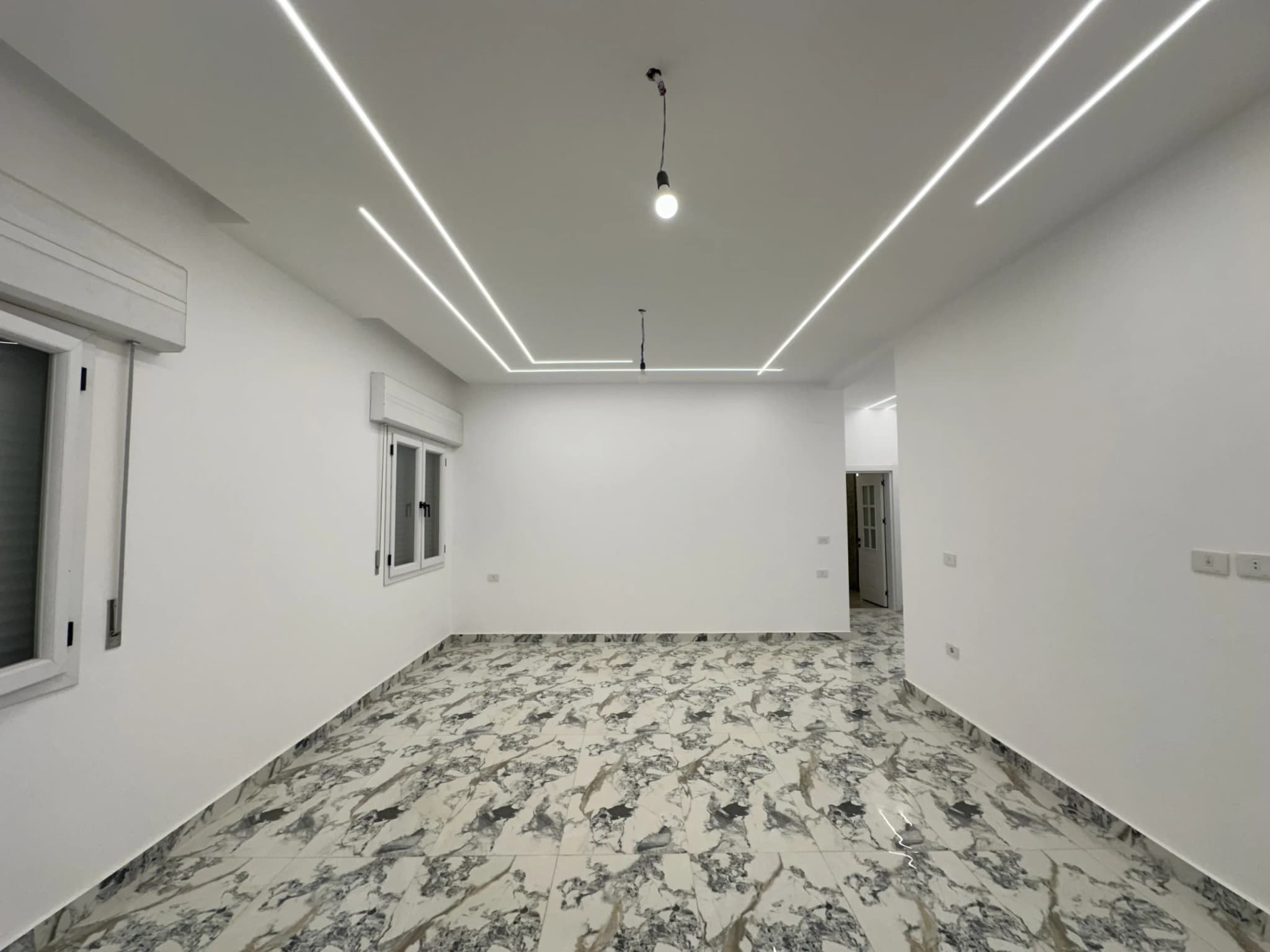 💎 فرصة عقارية فاخرة للبيع: رفاهية المساحة والخصوصية التامة 💎 43