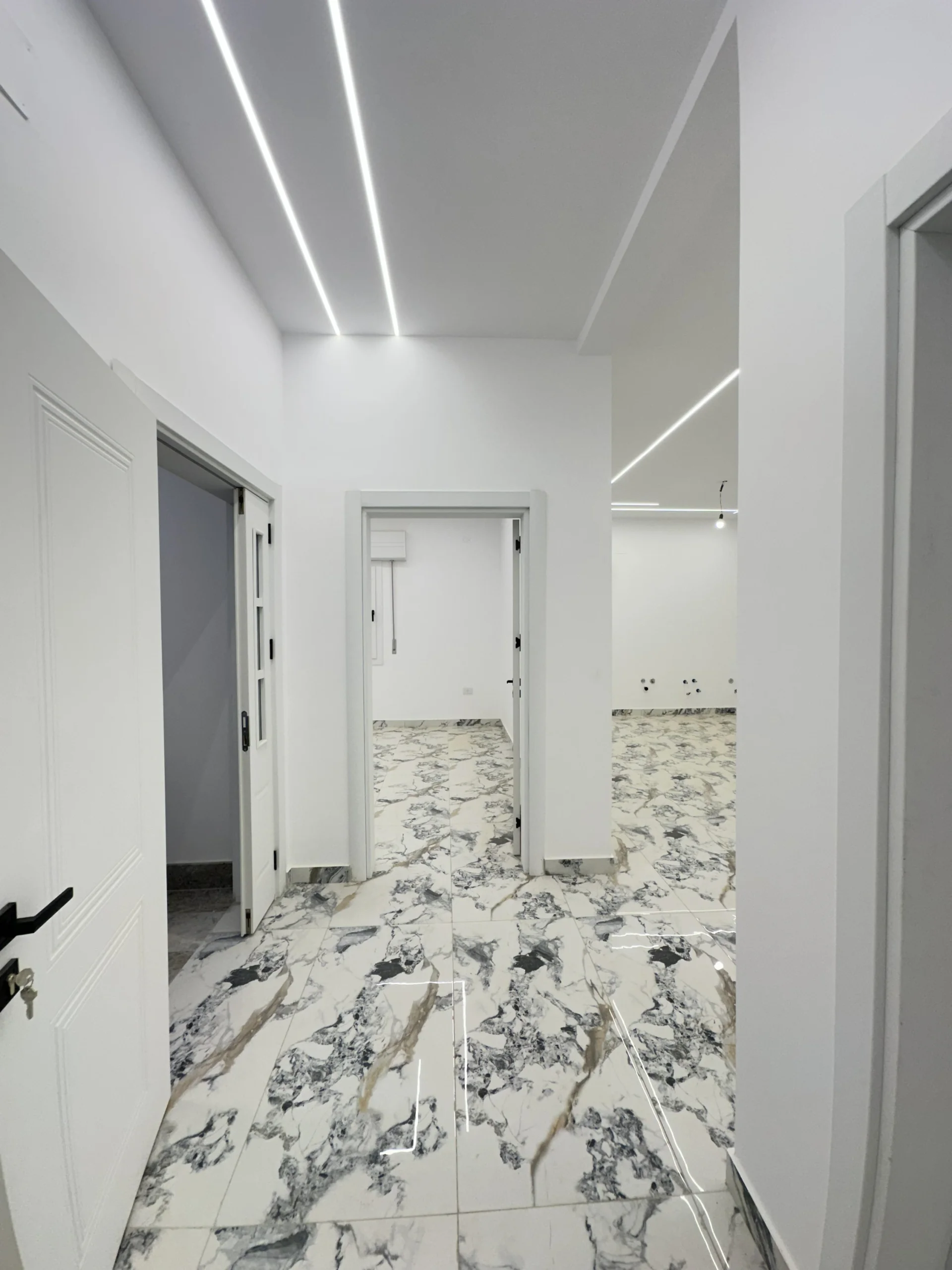 💎 فرصة عقارية فاخرة للبيع: رفاهية المساحة والخصوصية التامة 💎 44