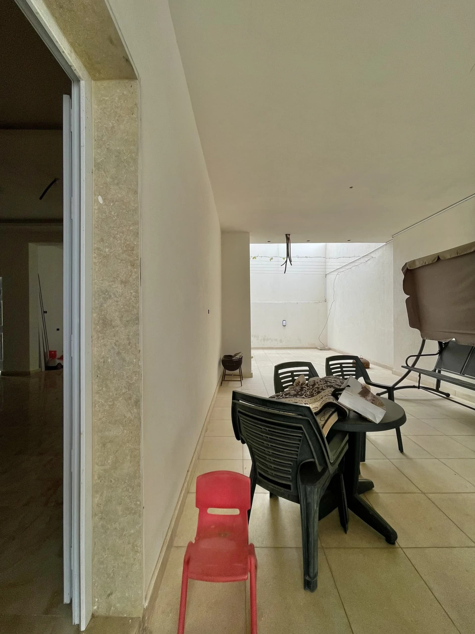 🏛️ فيلا فاخرة للبيع: تصميم عصري ونظام أدوار مفصولة 34