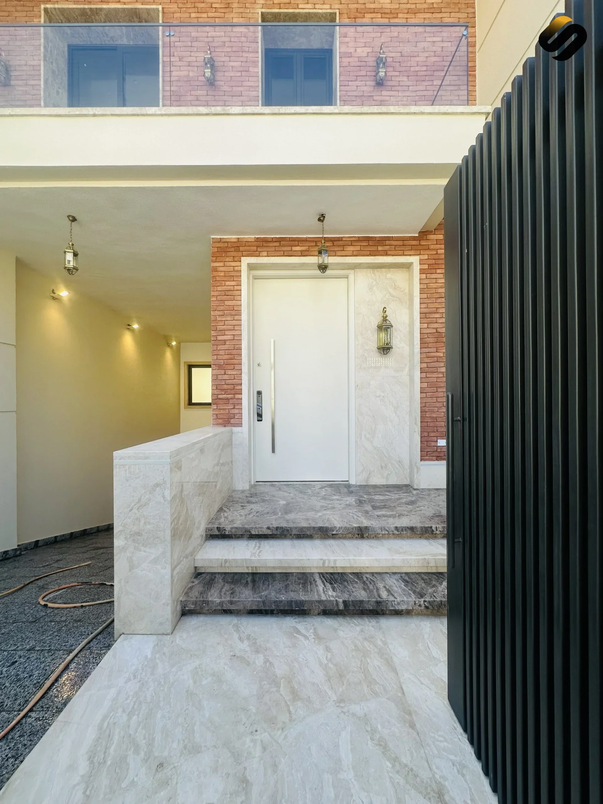 القمة المعمارية: حين يتحدى التصميم حدود المساحة 2