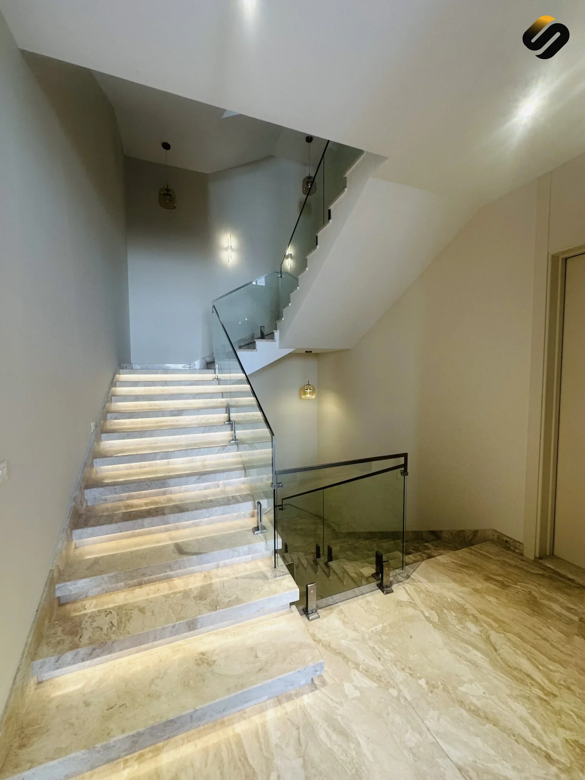 القمة المعمارية: حين يتحدى التصميم حدود المساحة 5