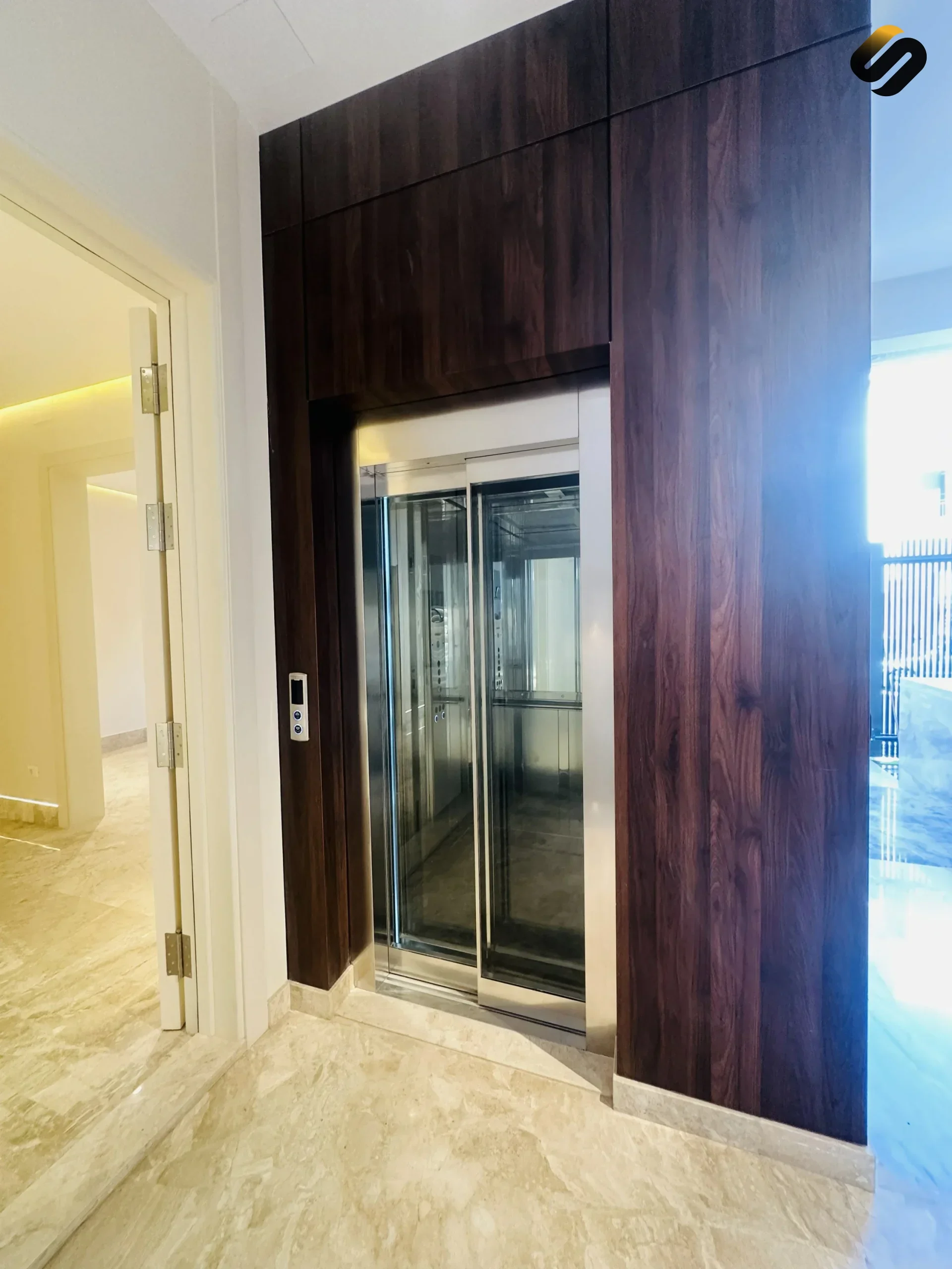 القمة المعمارية: حين يتحدى التصميم حدود المساحة 8