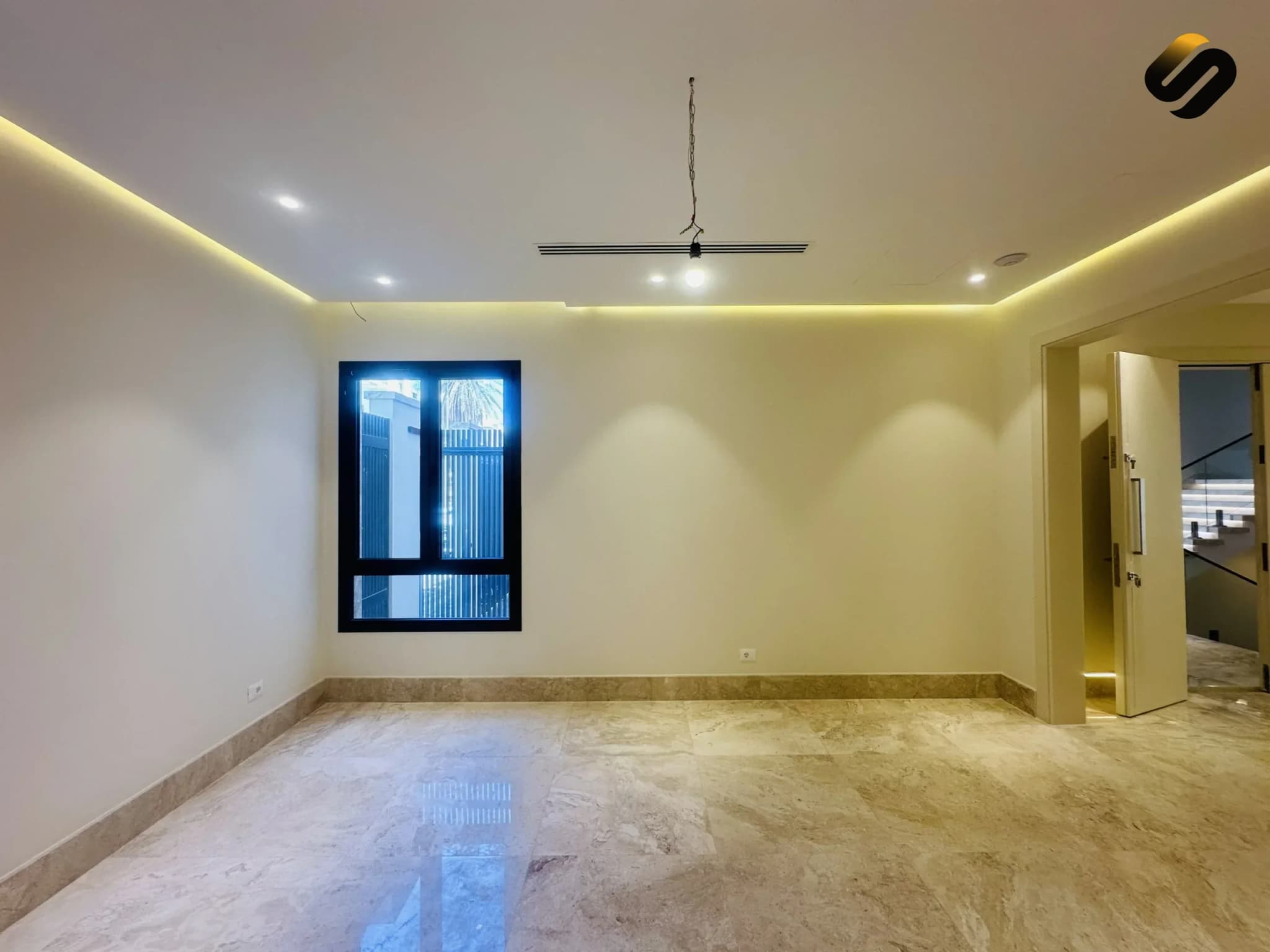 القمة المعمارية: حين يتحدى التصميم حدود المساحة 12