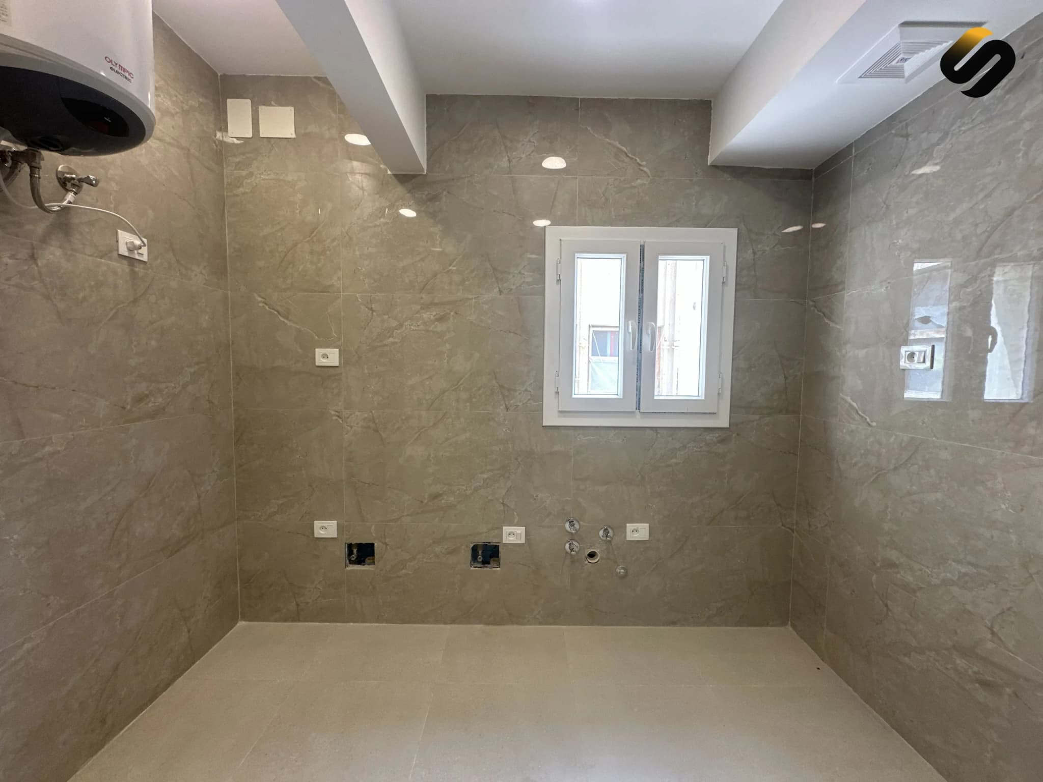 شقة مميزة لإيجار  11