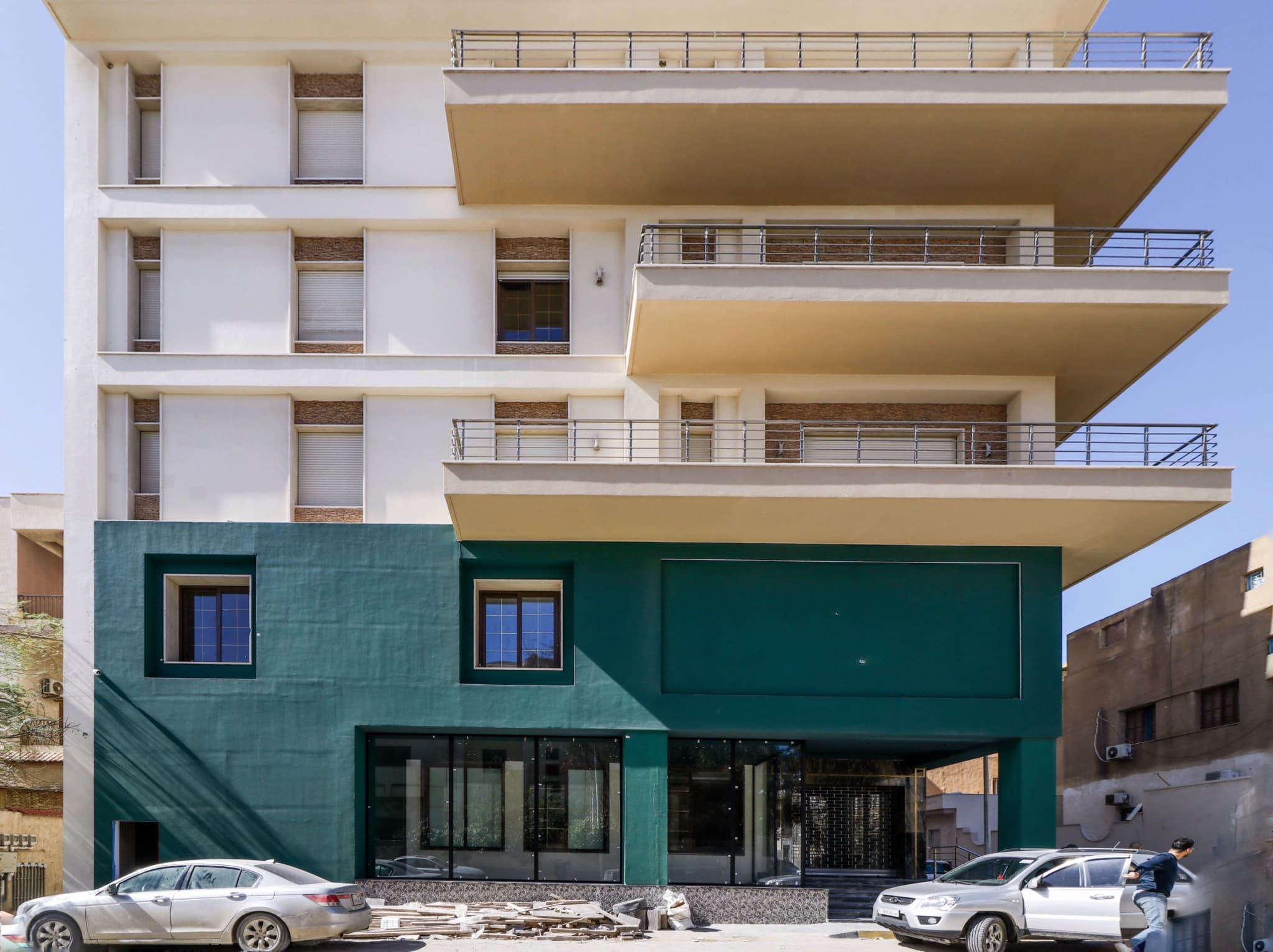 shk-fy-bn-aaashor-9wc8SF