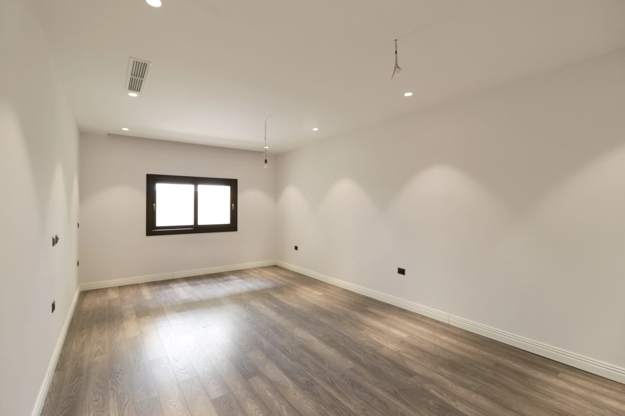 شقة في بن عاشور  4