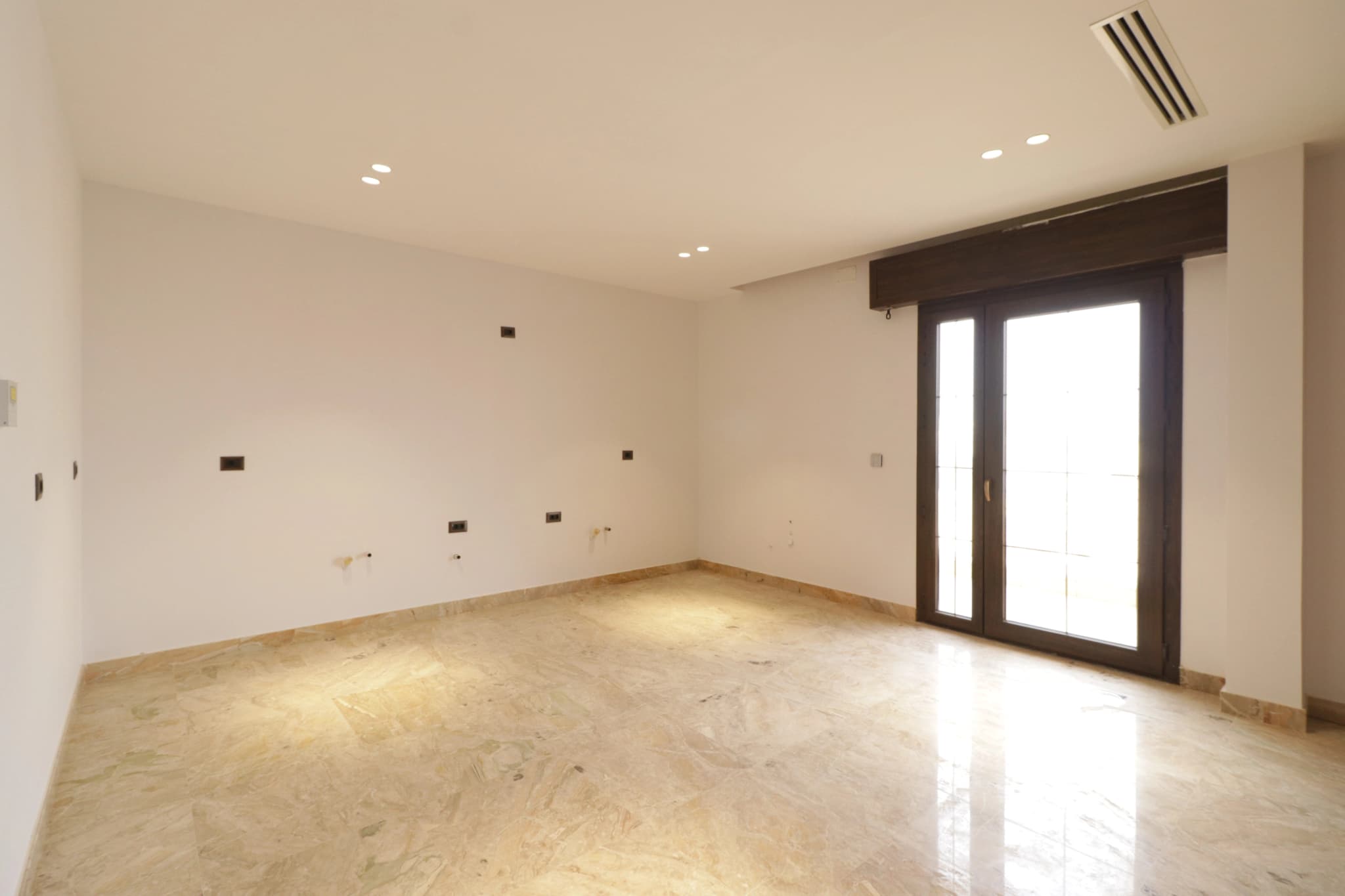 شقة في بن عاشور  7