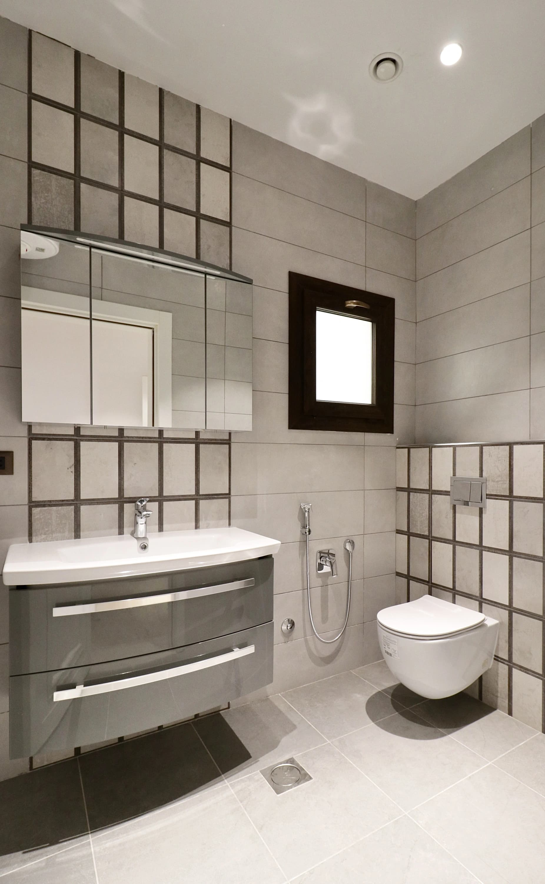 شقة في بن عاشور  15