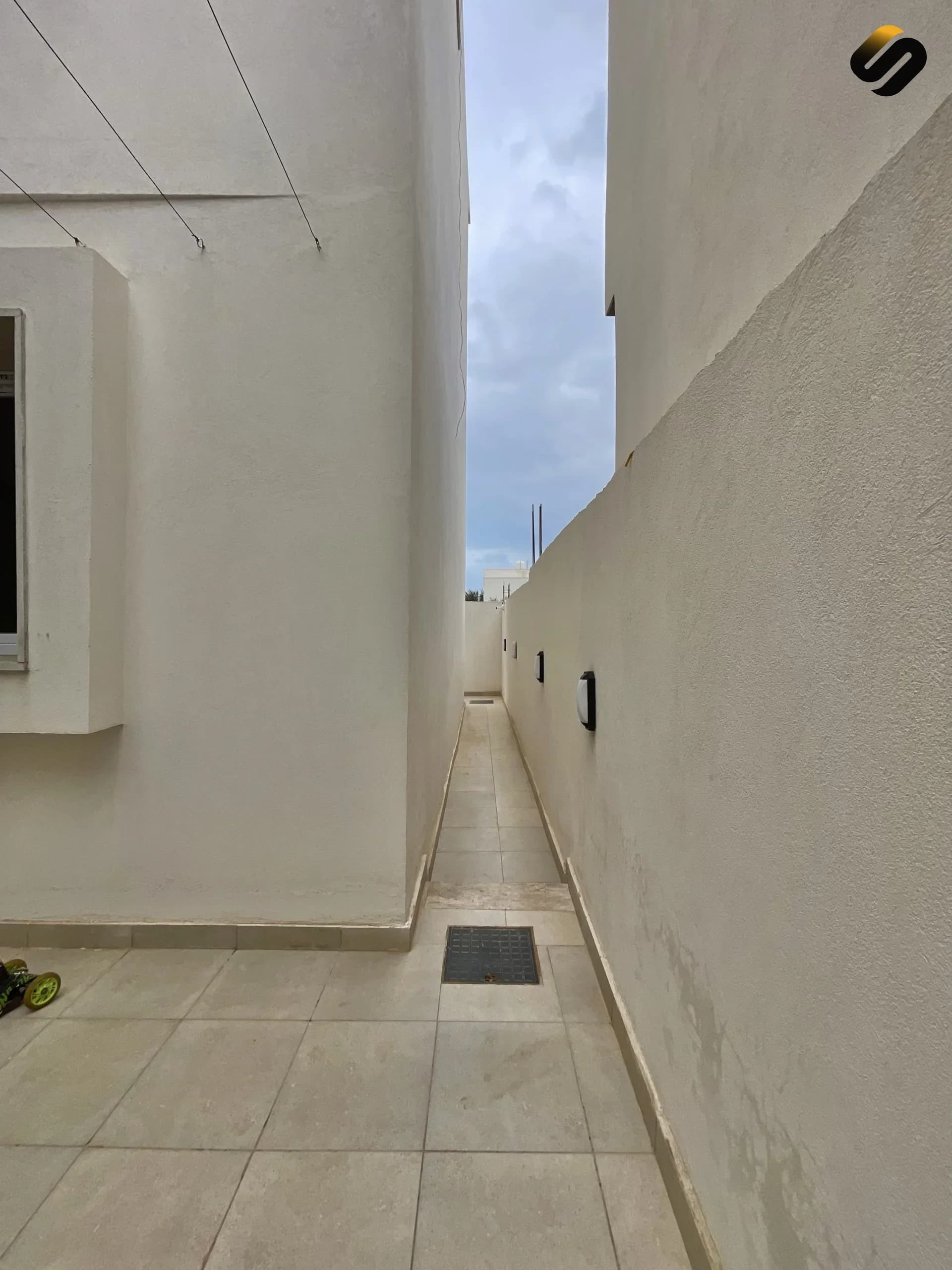🏛️ فيلا فاخرة للبيع: تصميم عصري ونظام أدوار مفصولة 36